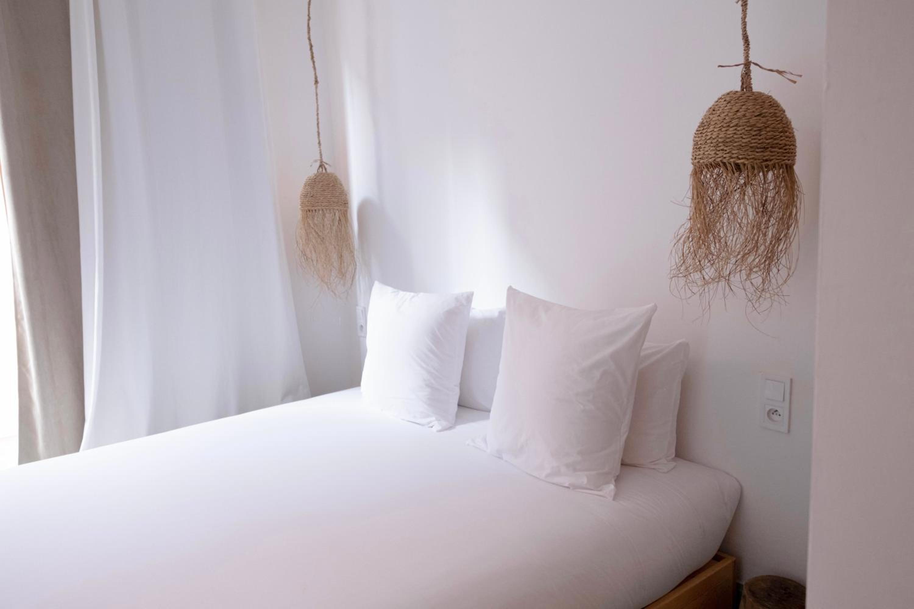 Double or Twin Room with Private Bathroom photo 3
