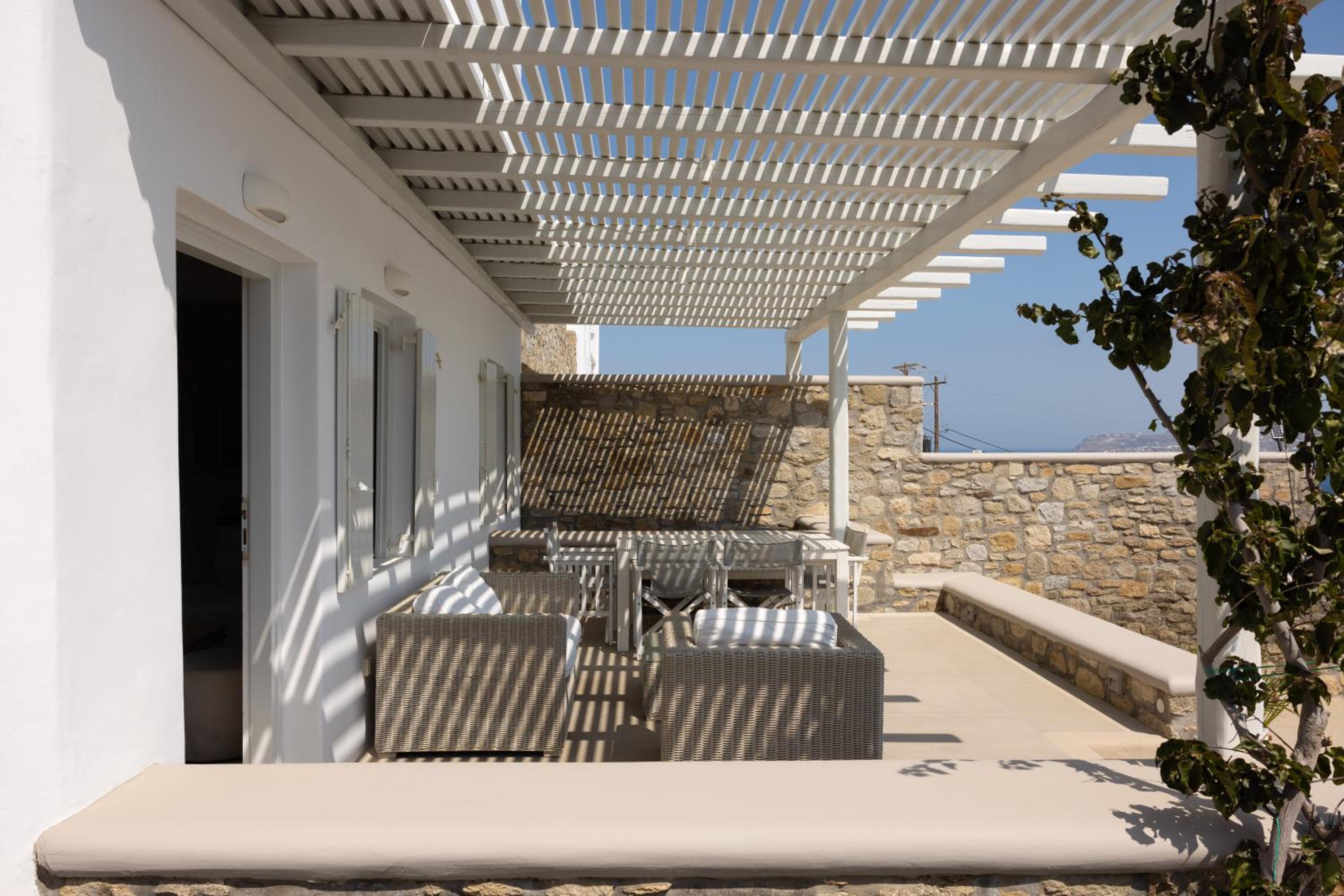 Maisonette with Sea View