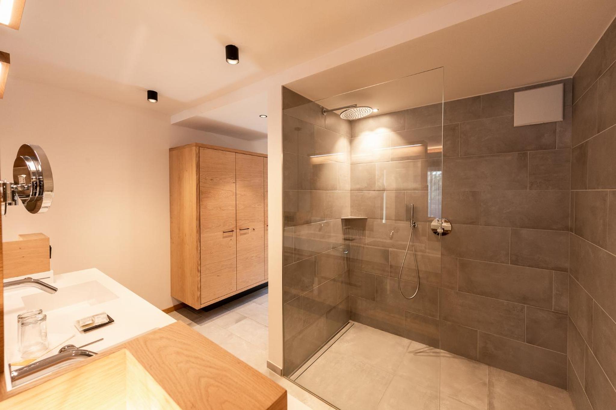 Suite - Photo 6