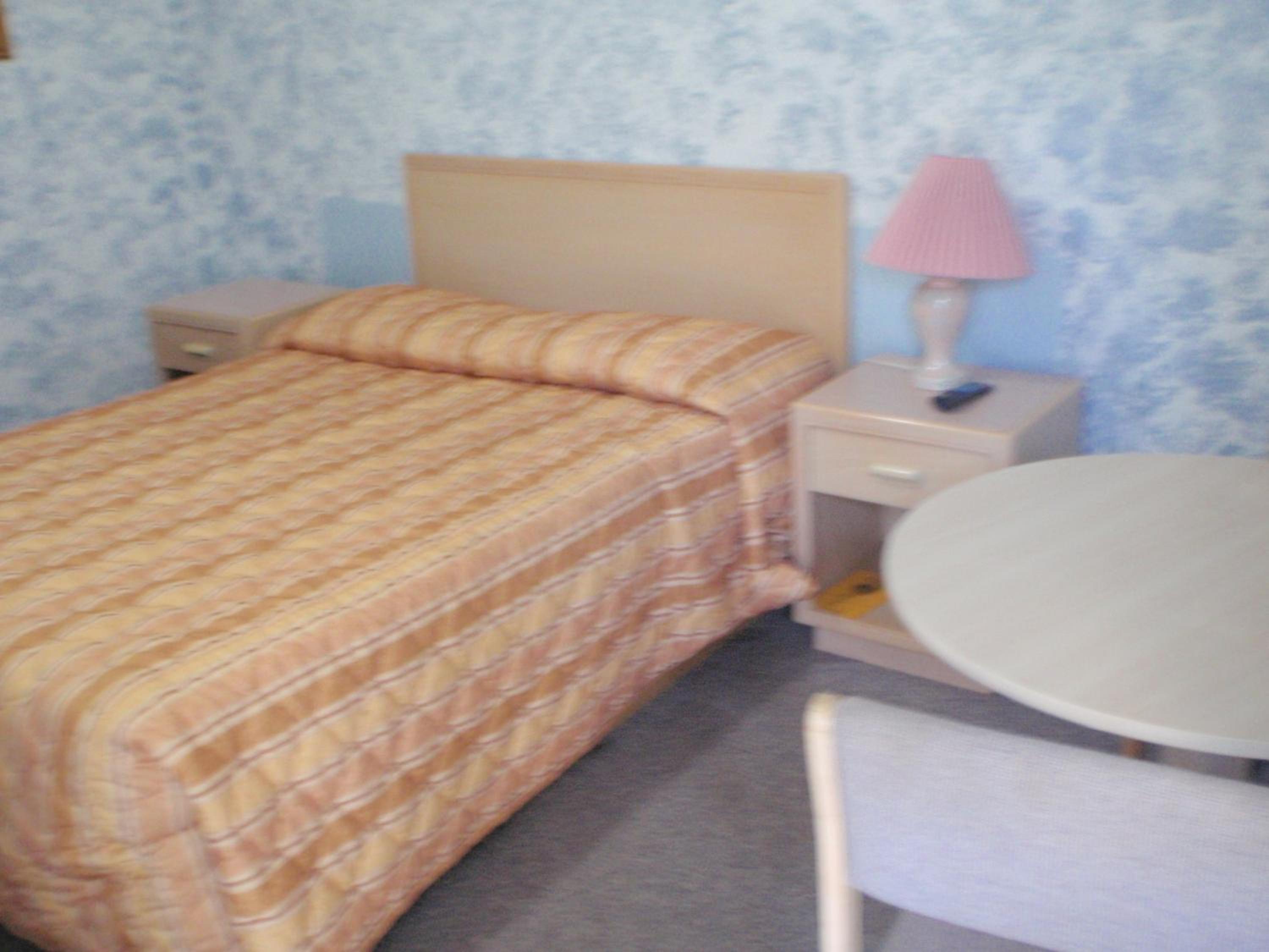 Standard Queen Room - Photo 4
