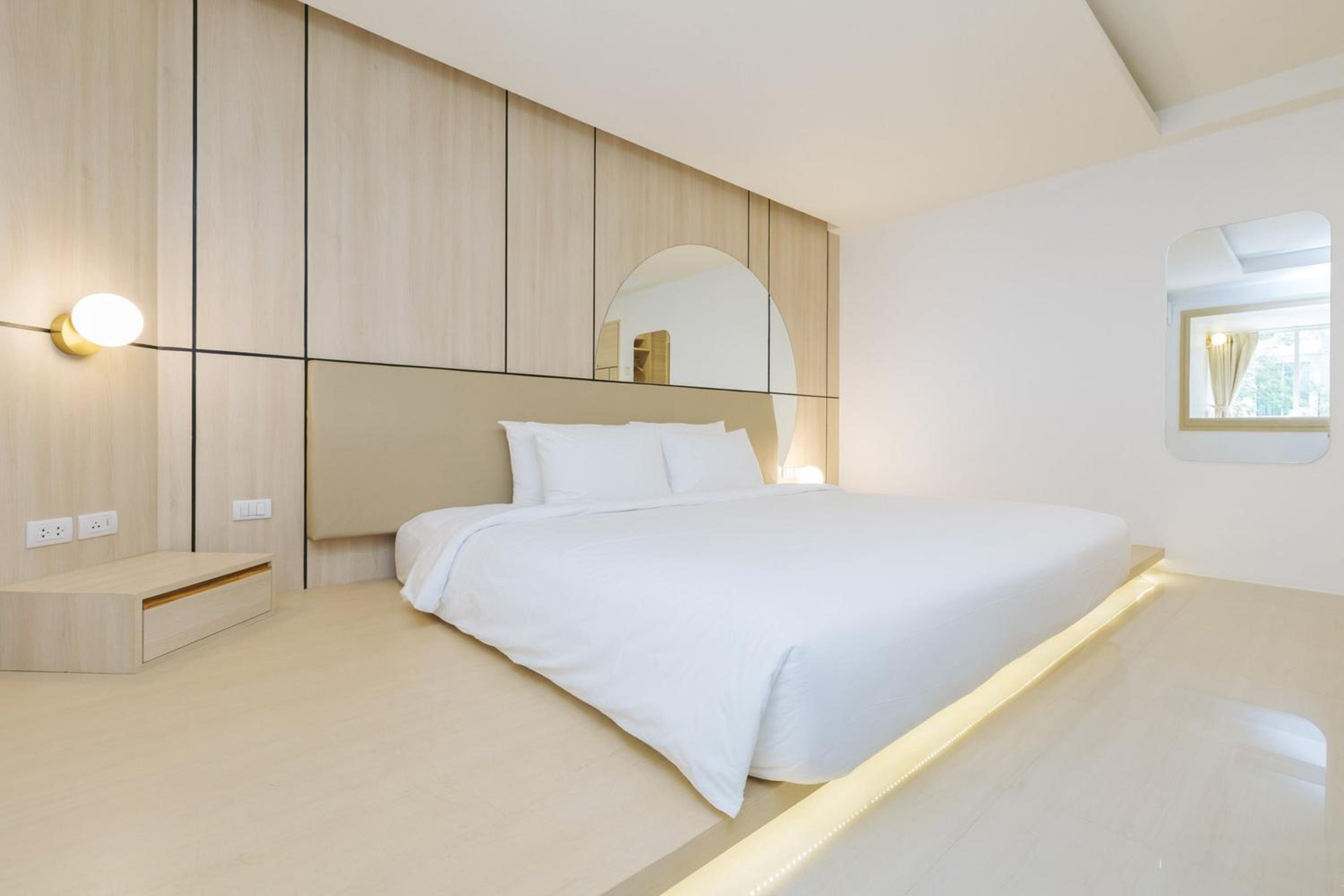 Grand Deluxe Double or Twin Room - Photo 11