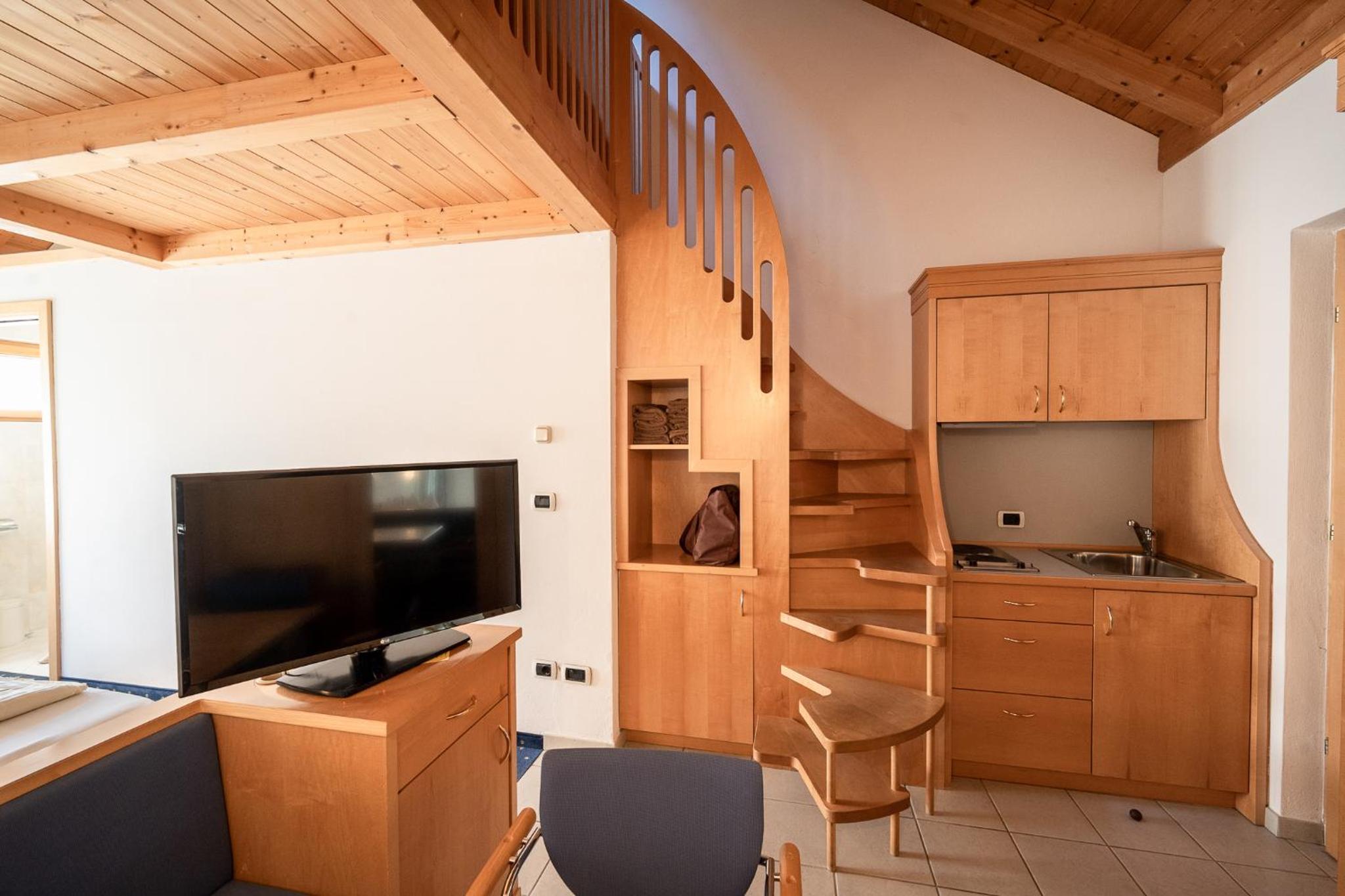 Family Room (2 Adults + 2 Children) - Photo 3