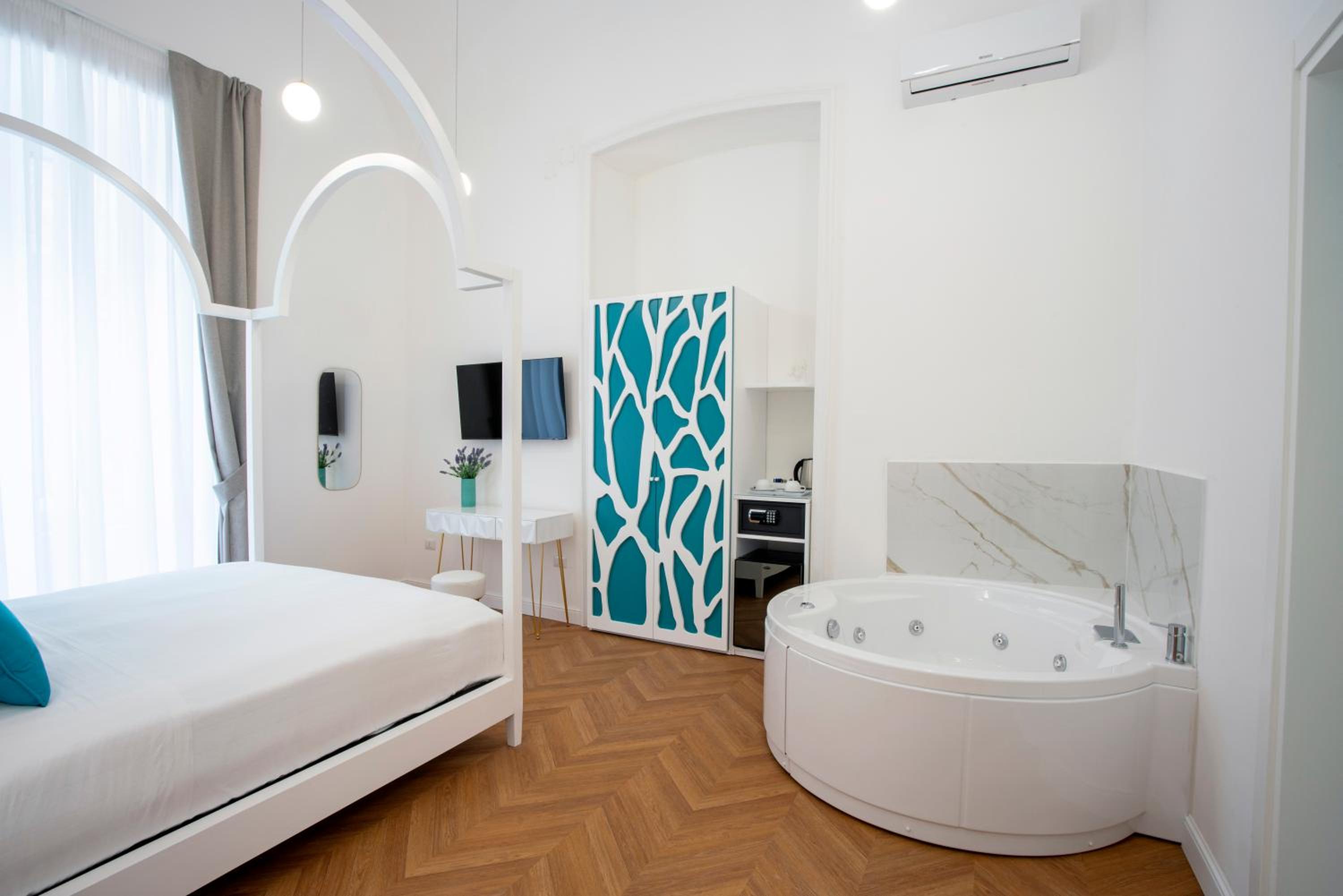 King Room with Spa Bath - Photo 5