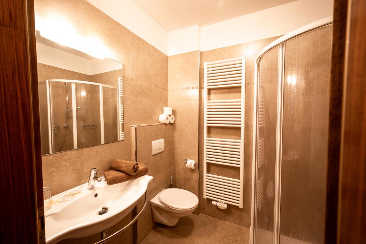 Double Room - Photo 4