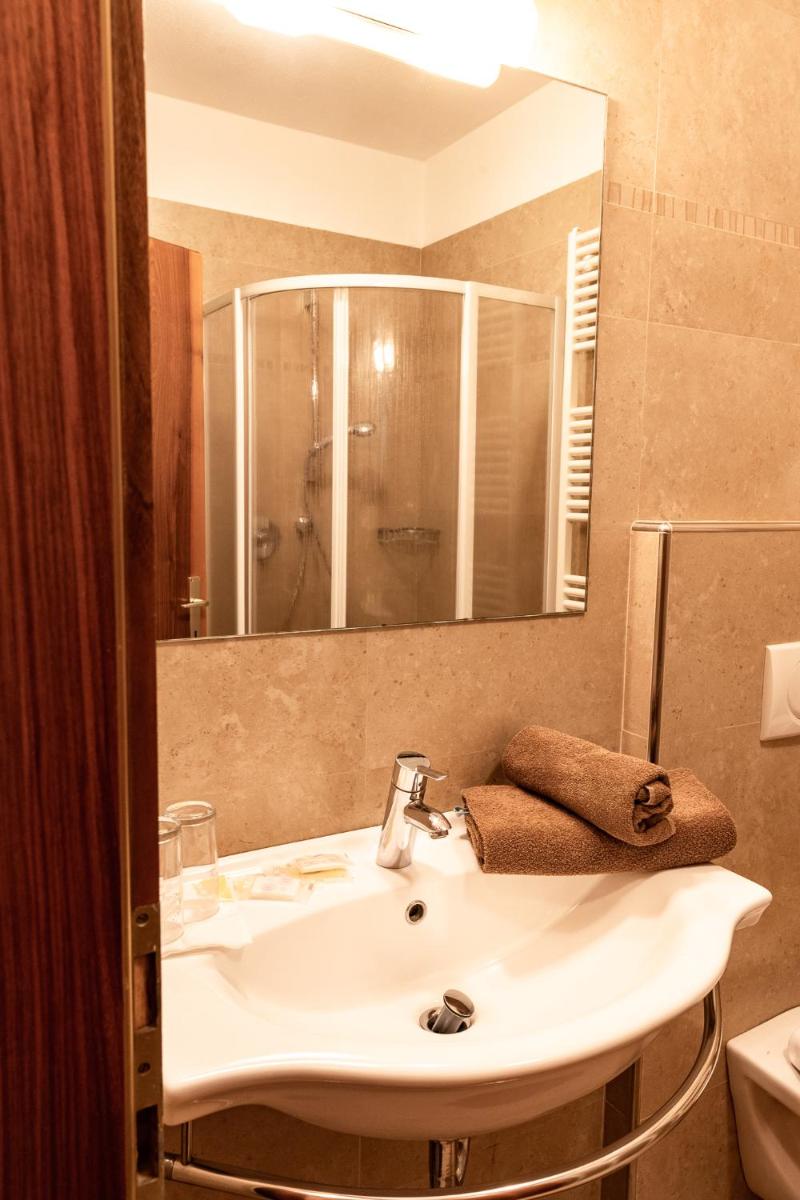 Double Room - Photo 3