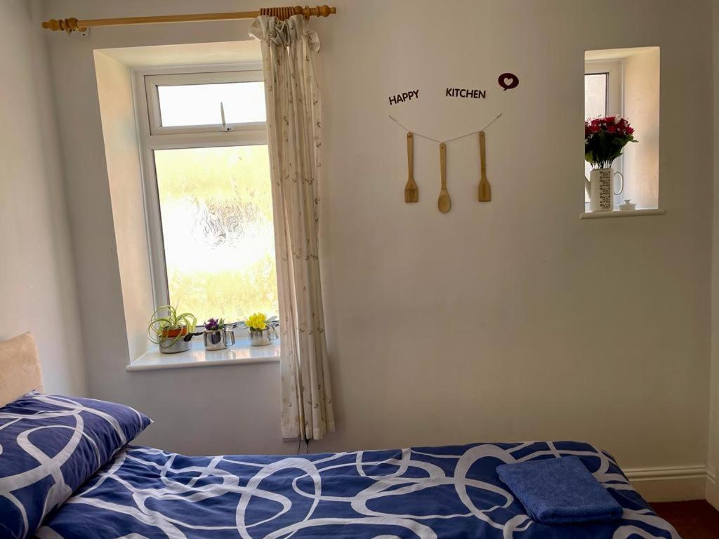 Standard Twin Room - Photo 3