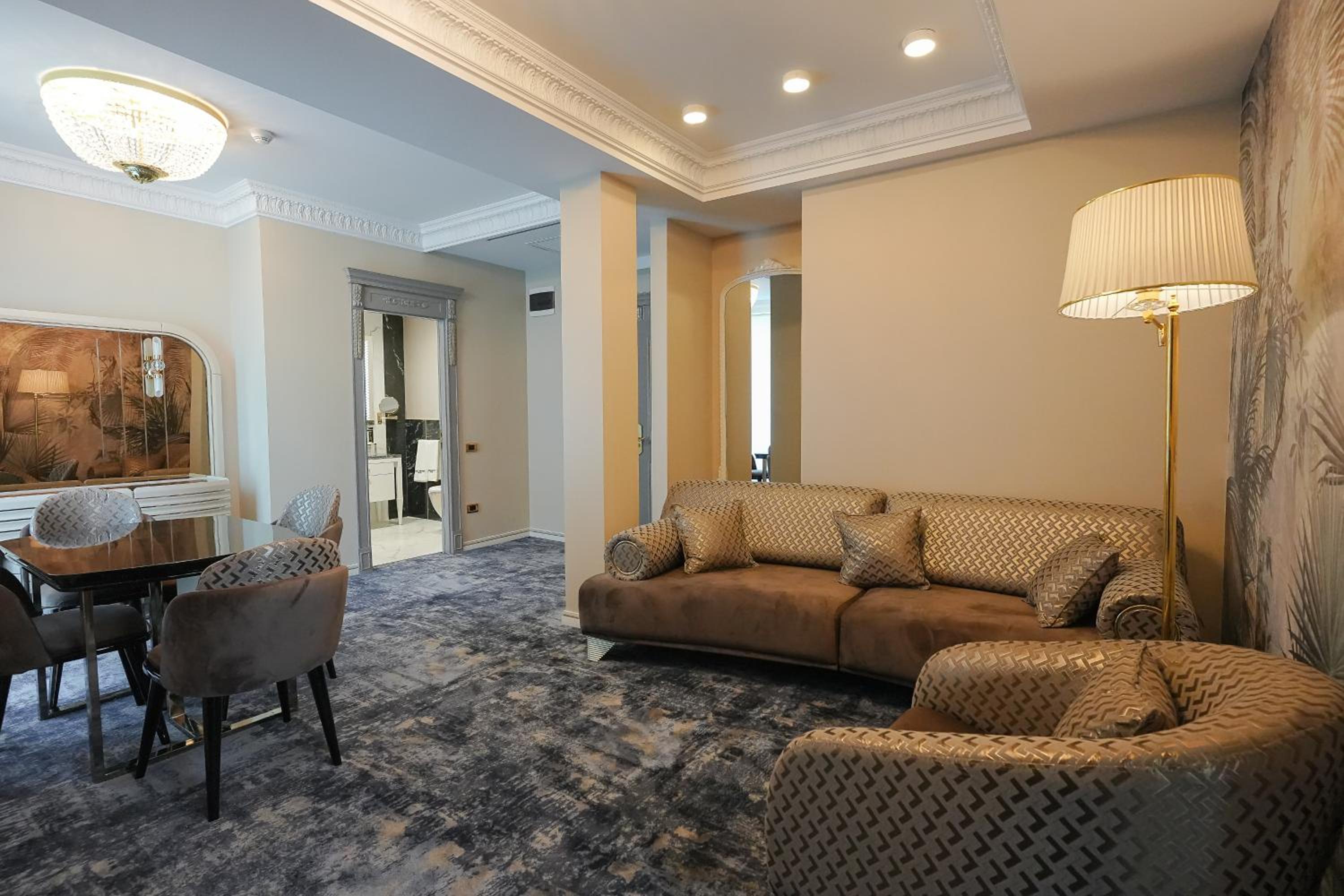 Deluxe Suite - Photo 19