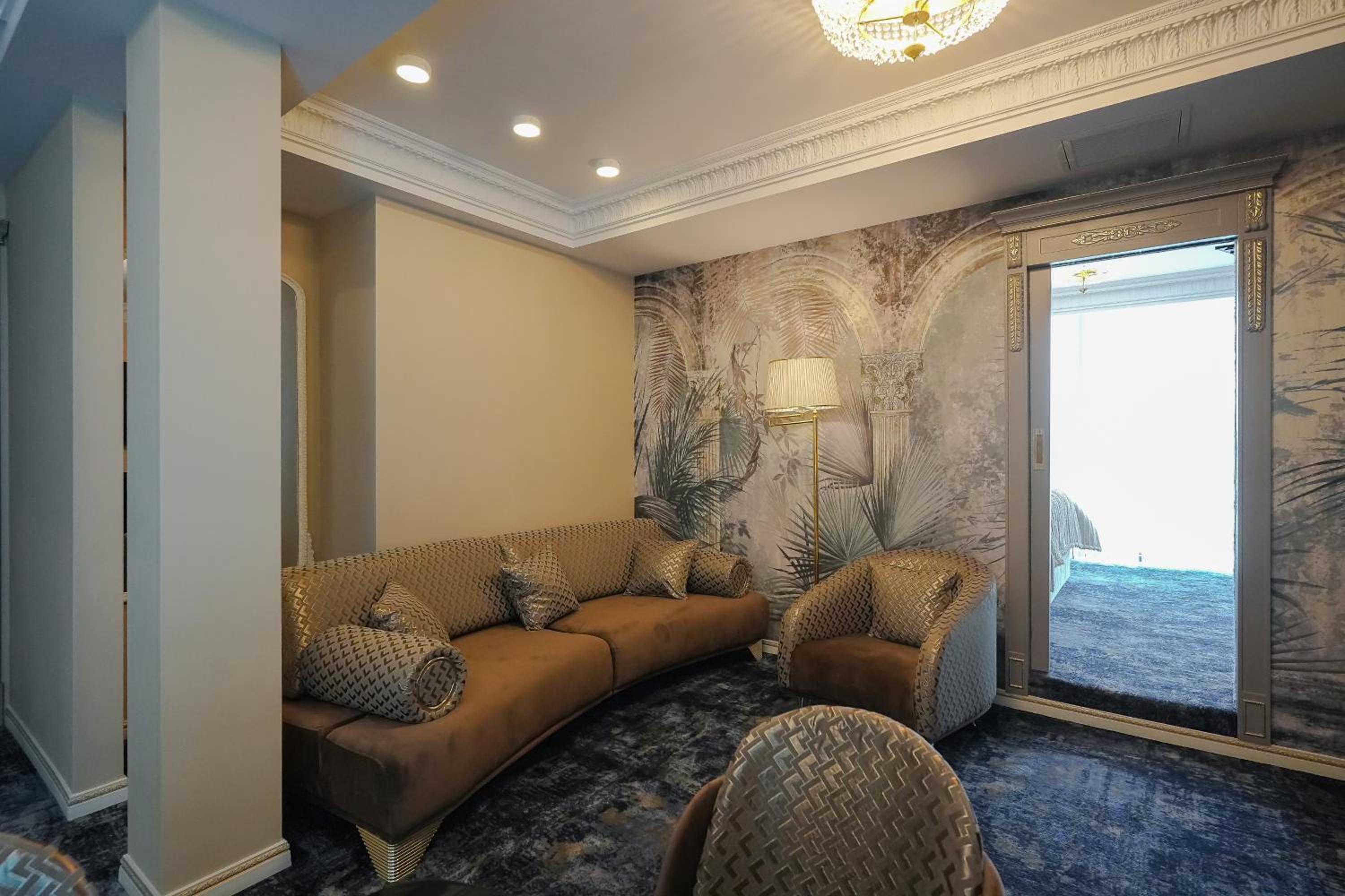 Deluxe Suite - Photo 9