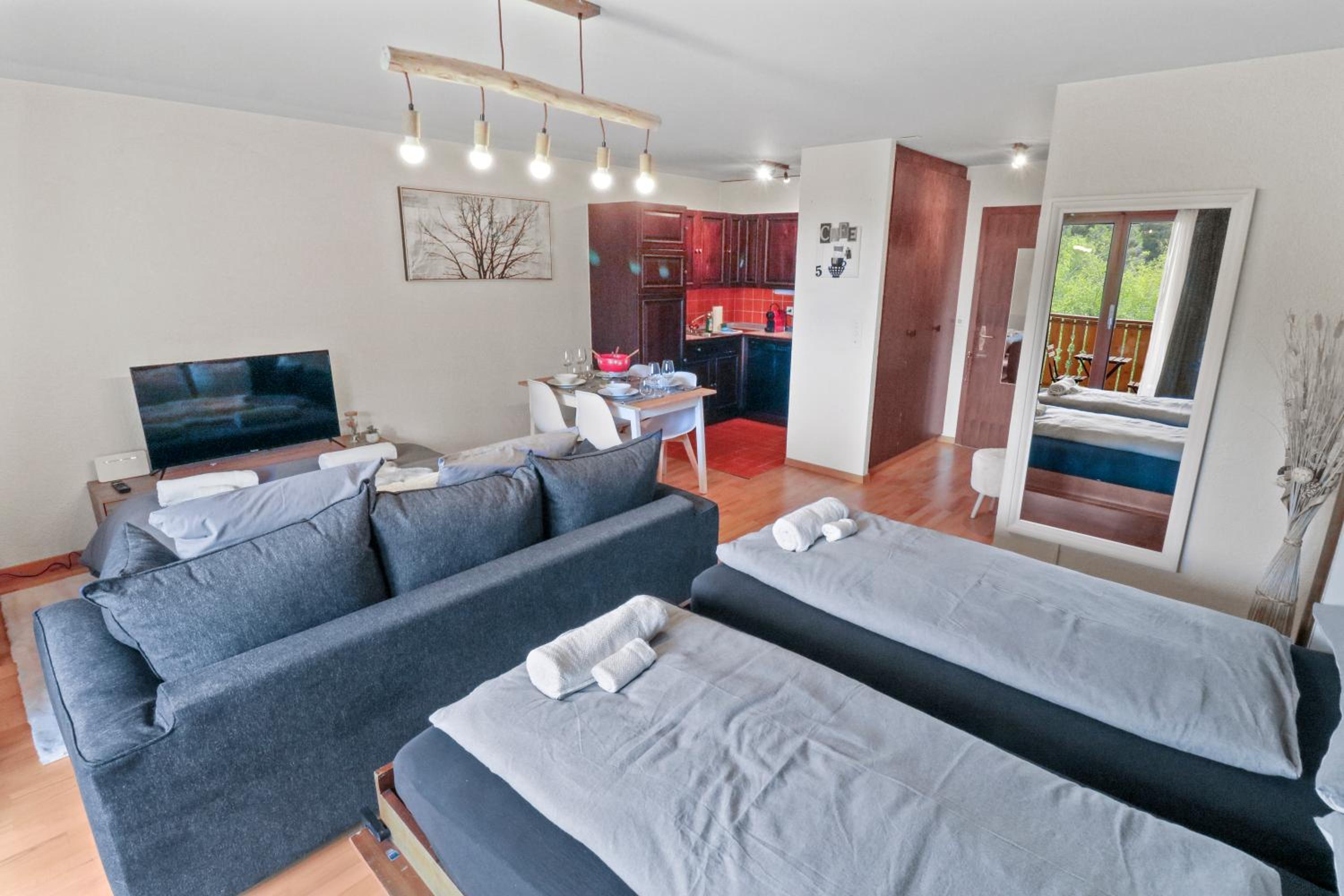 One-Bedroom Apartment photo 3