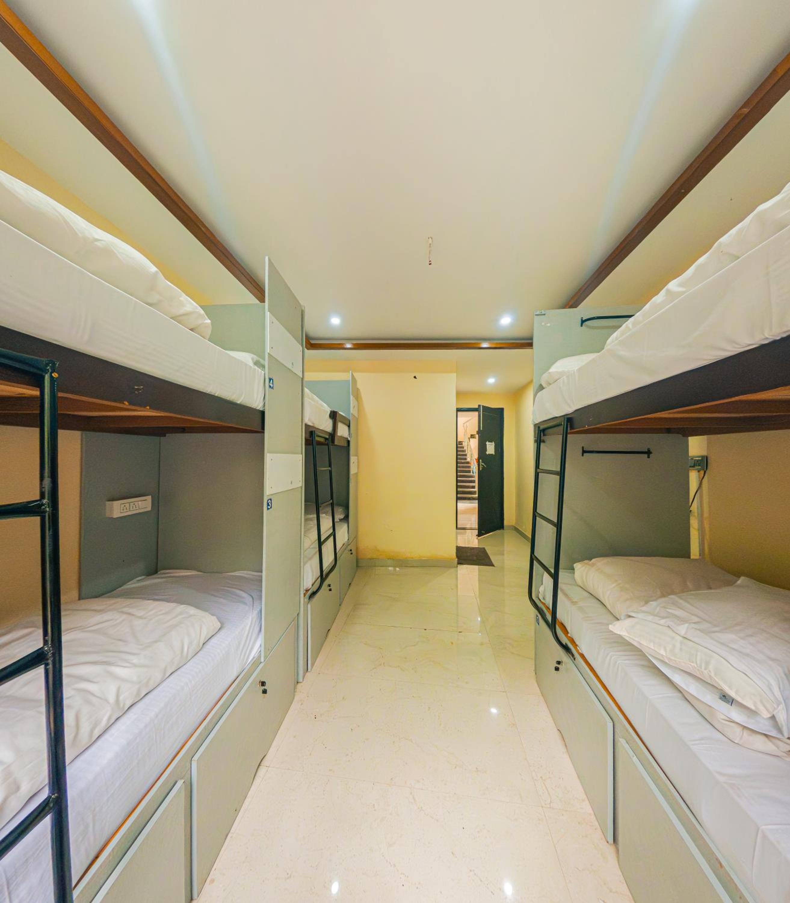 Bed in 6-Bed Mixed Dormitory Room photo 2