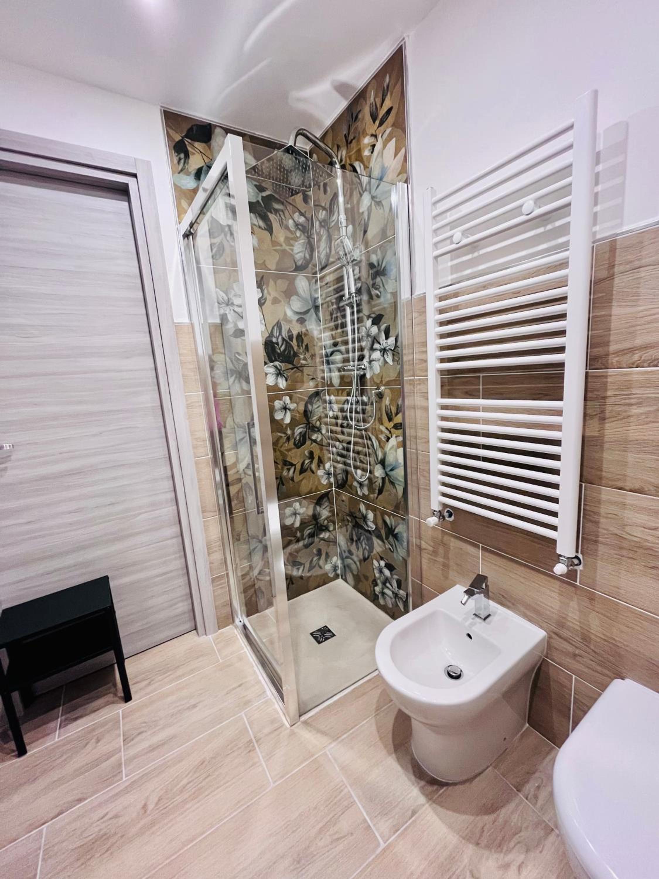 Deluxe Double Room with Private Bathroom photo 2