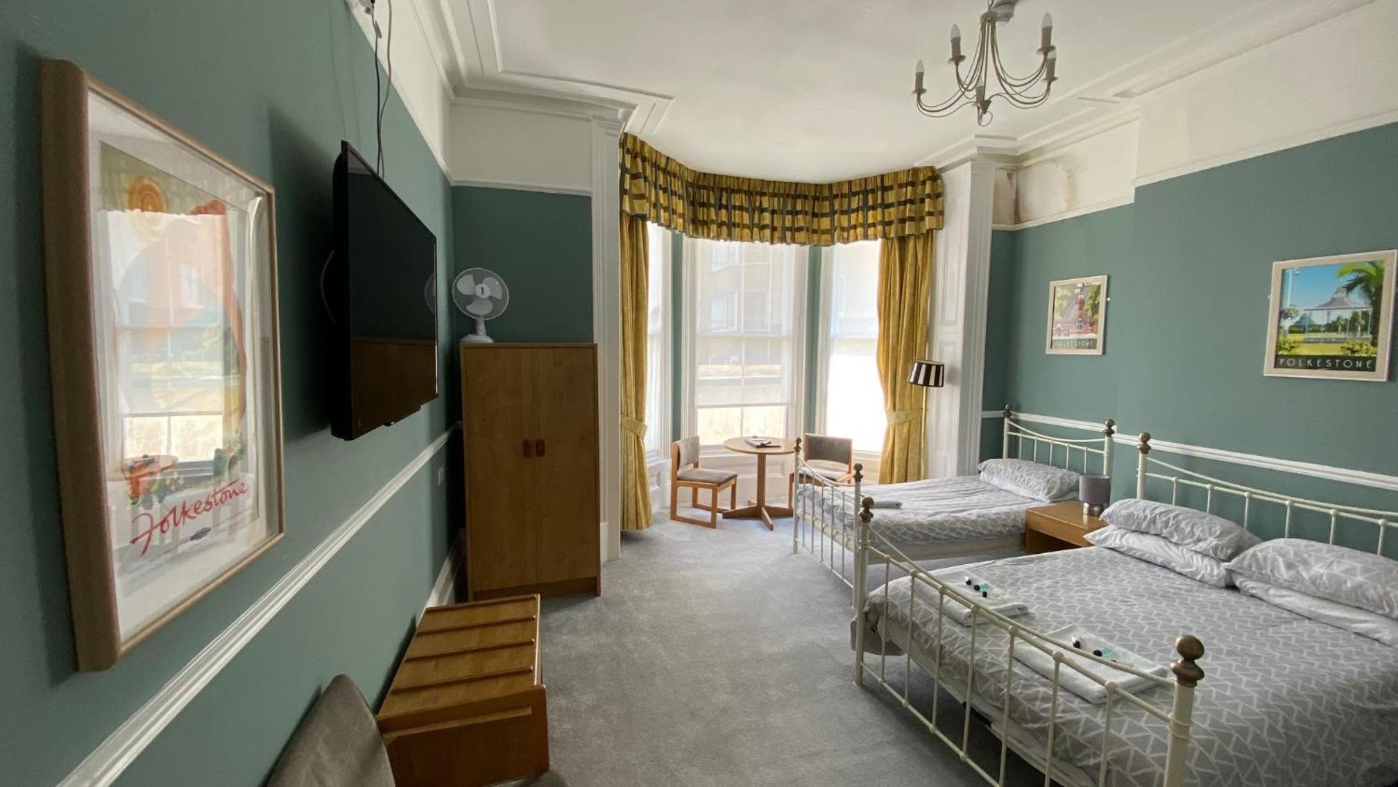 Standard Family Room - Photo 12