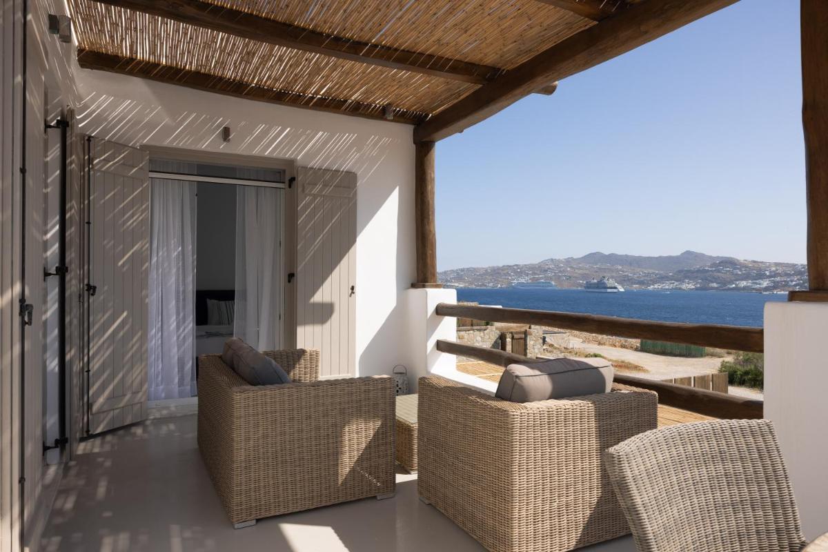 Luxury One-Bedroom Apartment with Sea View