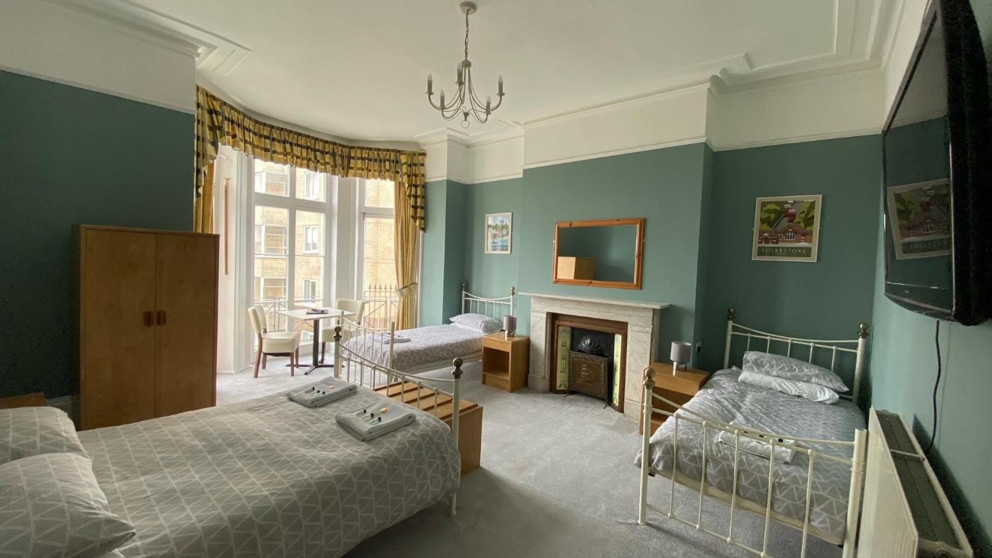 Standard Family Room - Photo 5