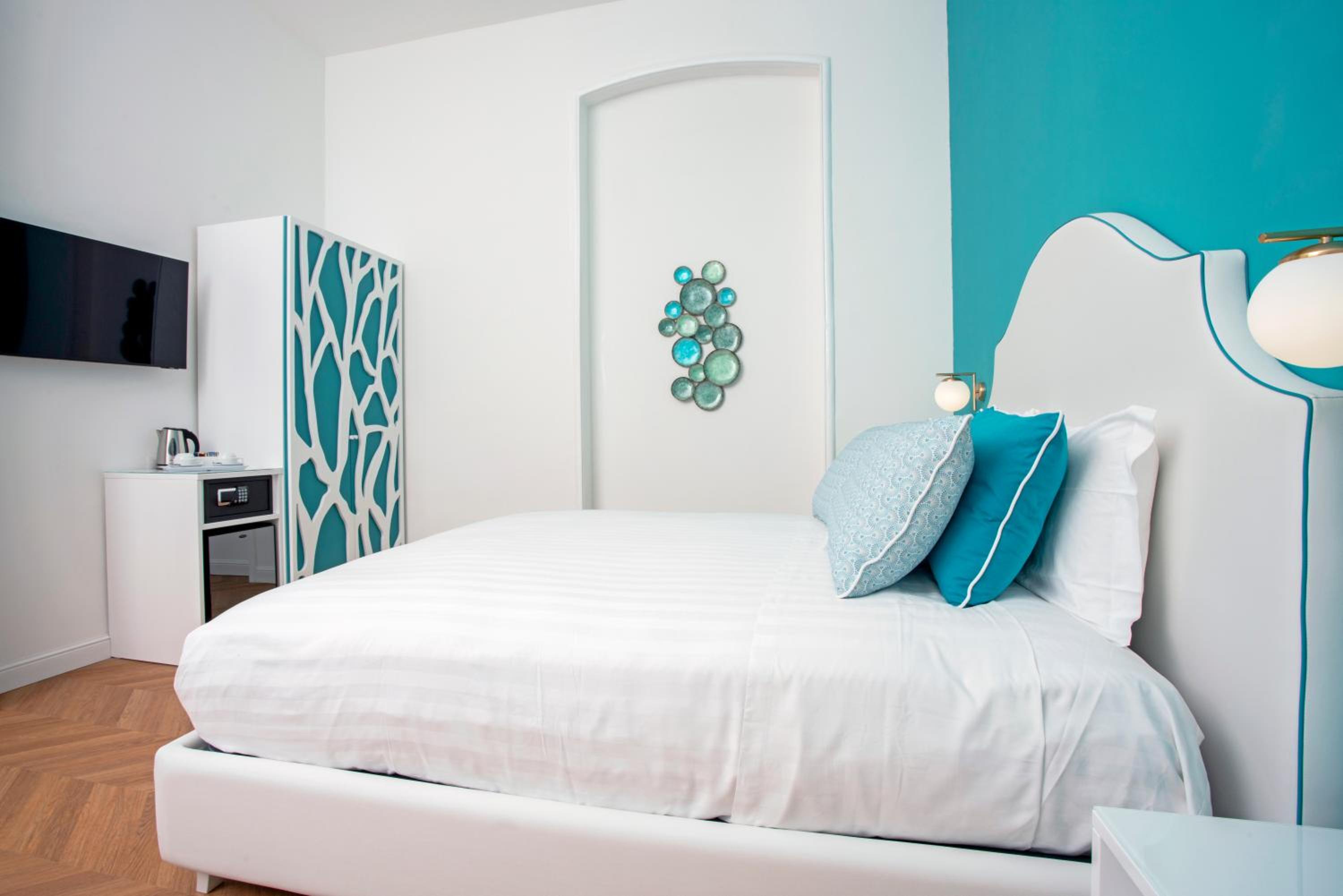 Deluxe Double Room with Castle View - Photo 4