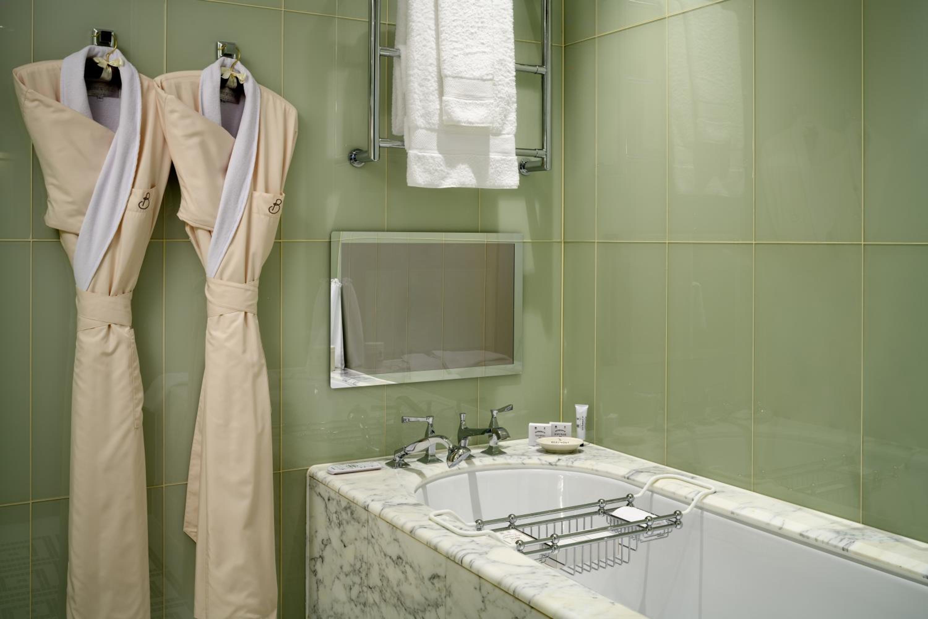 One-Bedroom Classic Suite