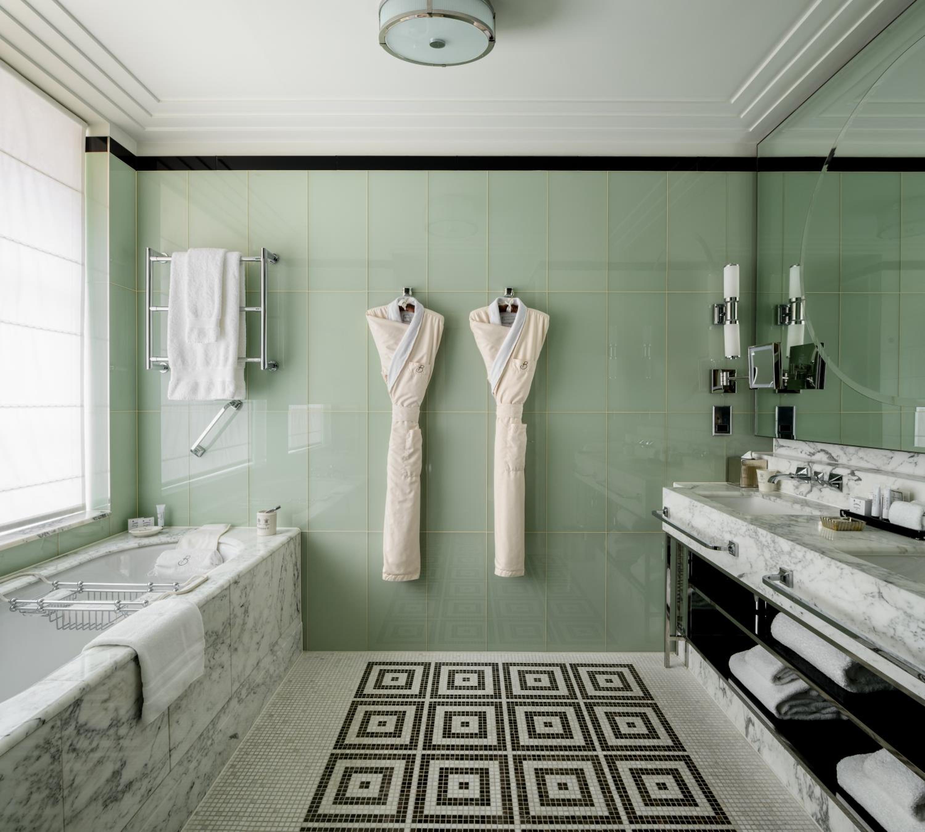 One-Bedroom Mayfair Suite