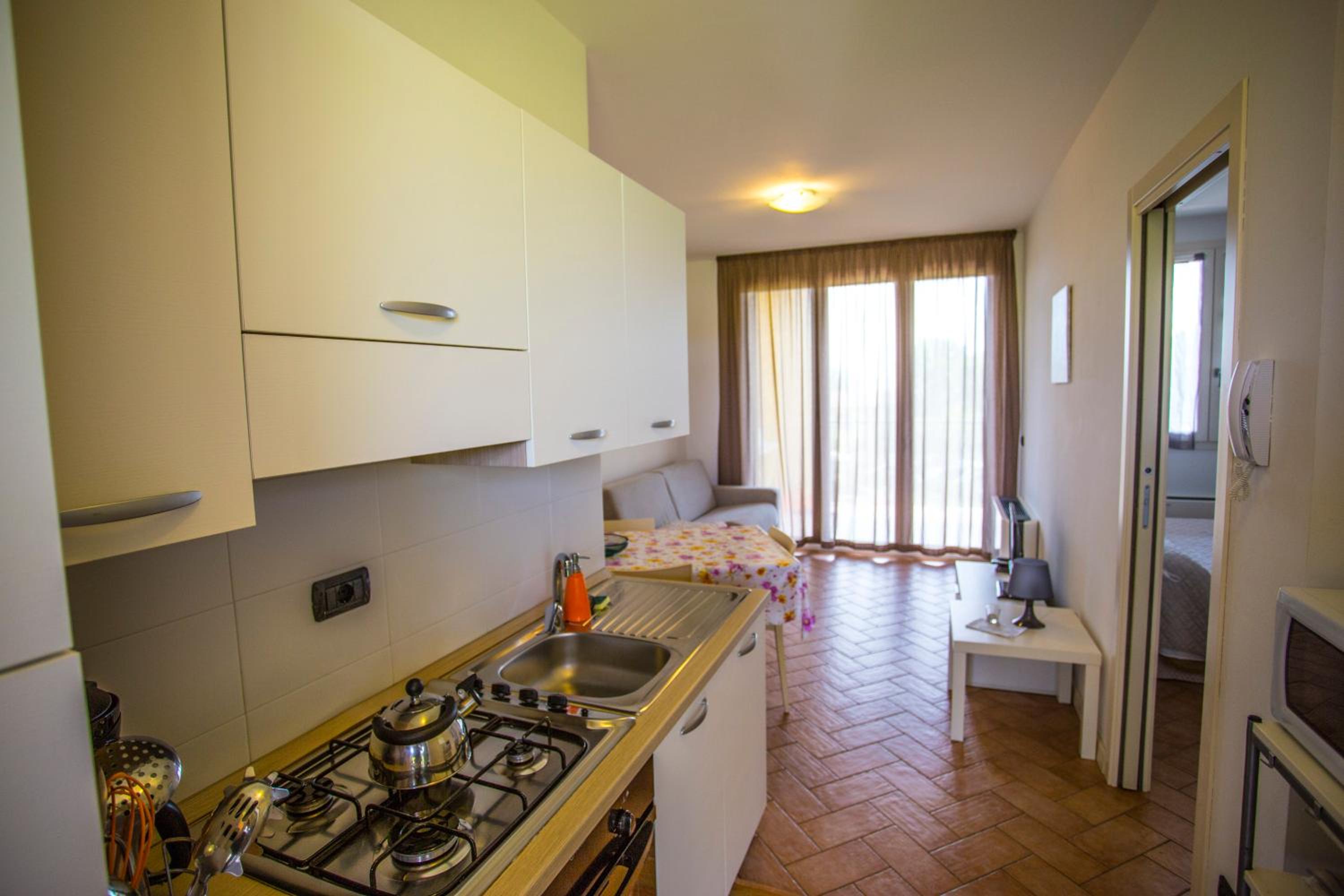 One-Bedroom Apartment with Garden photo 2
