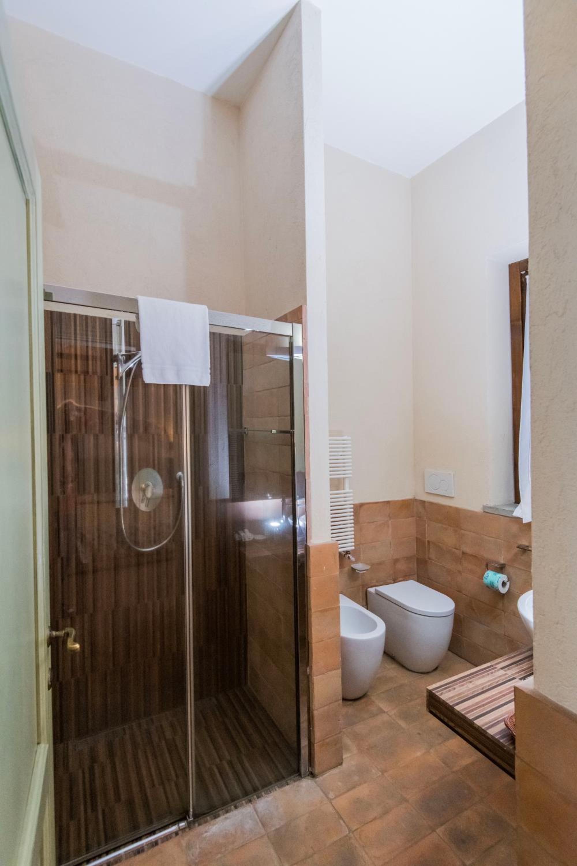 One-Bedroom Apartment - Annex photo 3
