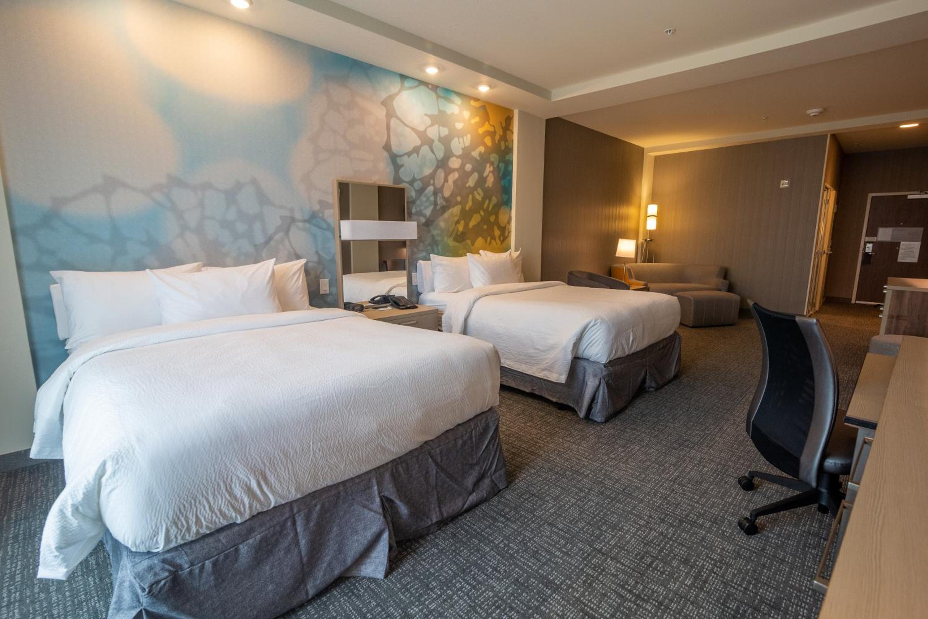 Double Queen Room - Photo 1