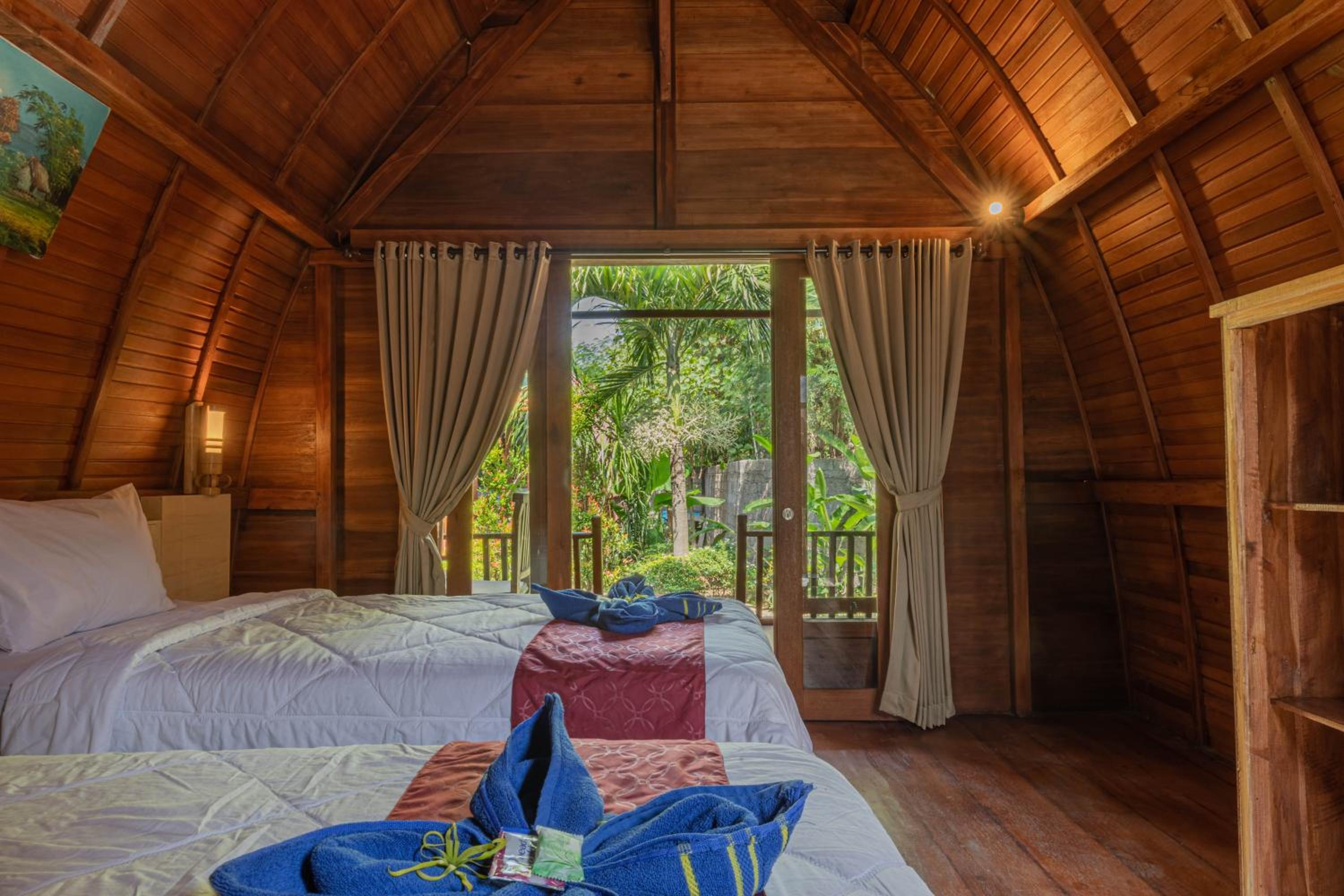 Deluxe Twin Room - Photo 8