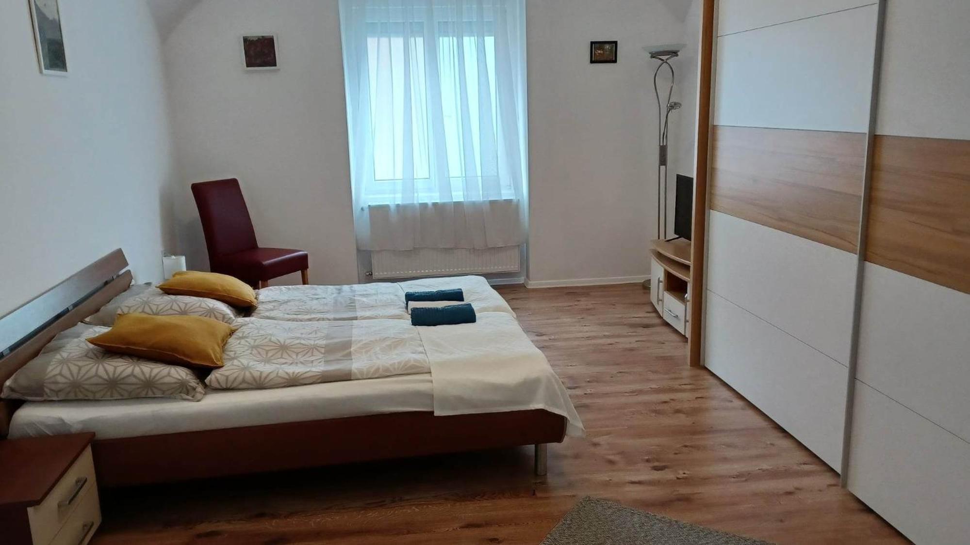 One-Bedroom Apartment photo 1