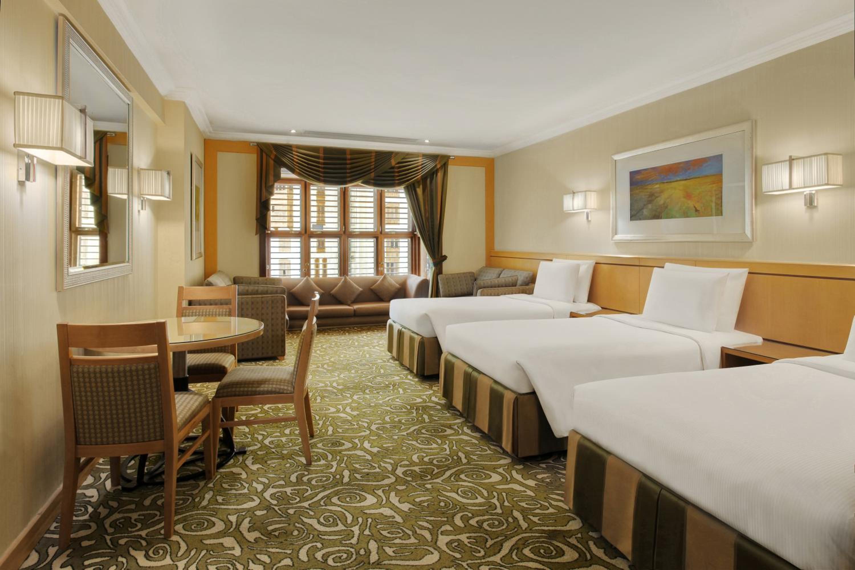 Deluxe Room Partial Haram View Three Twin Beds - Photo 3