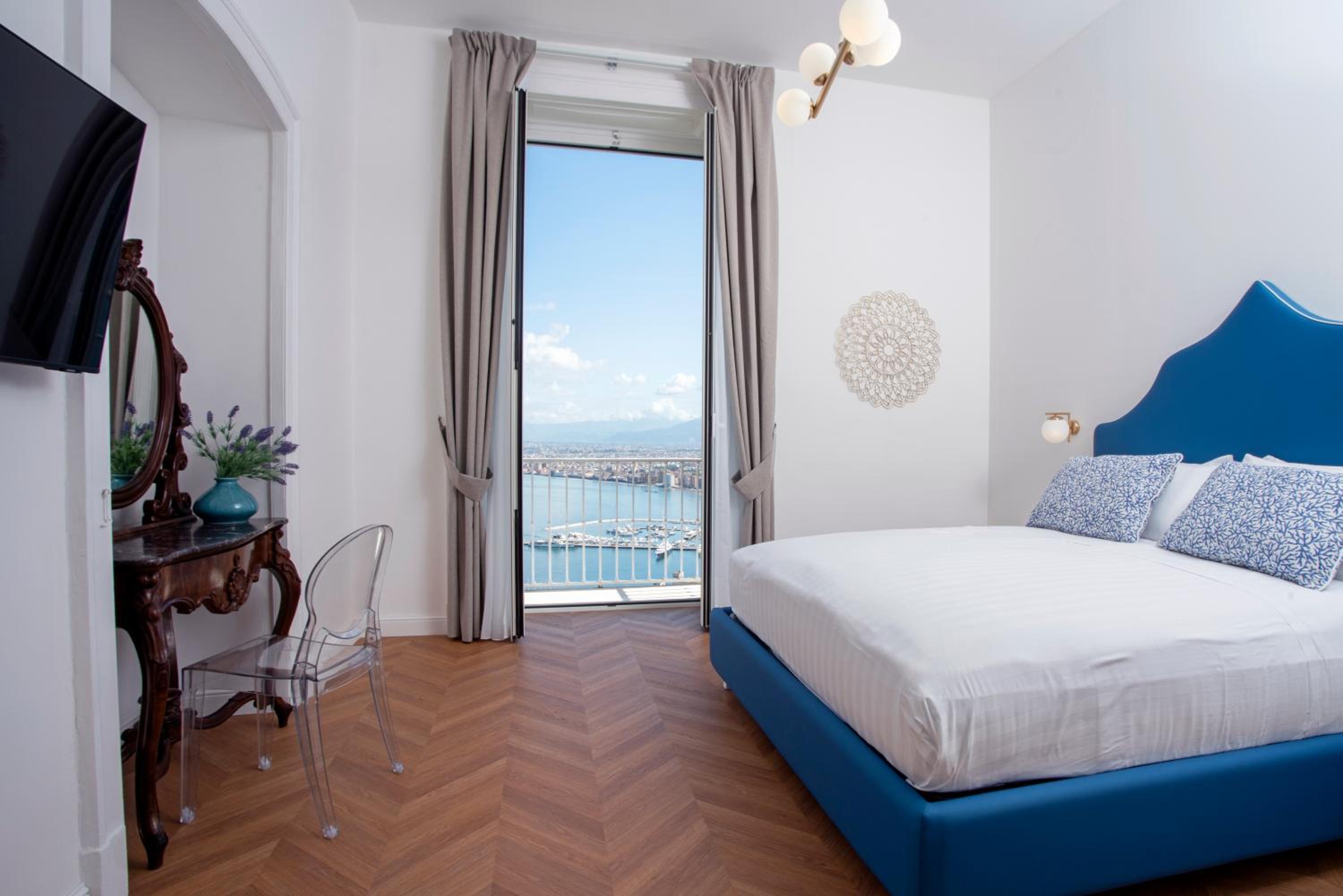 Deluxe Double Room with Sea View - Photo 1