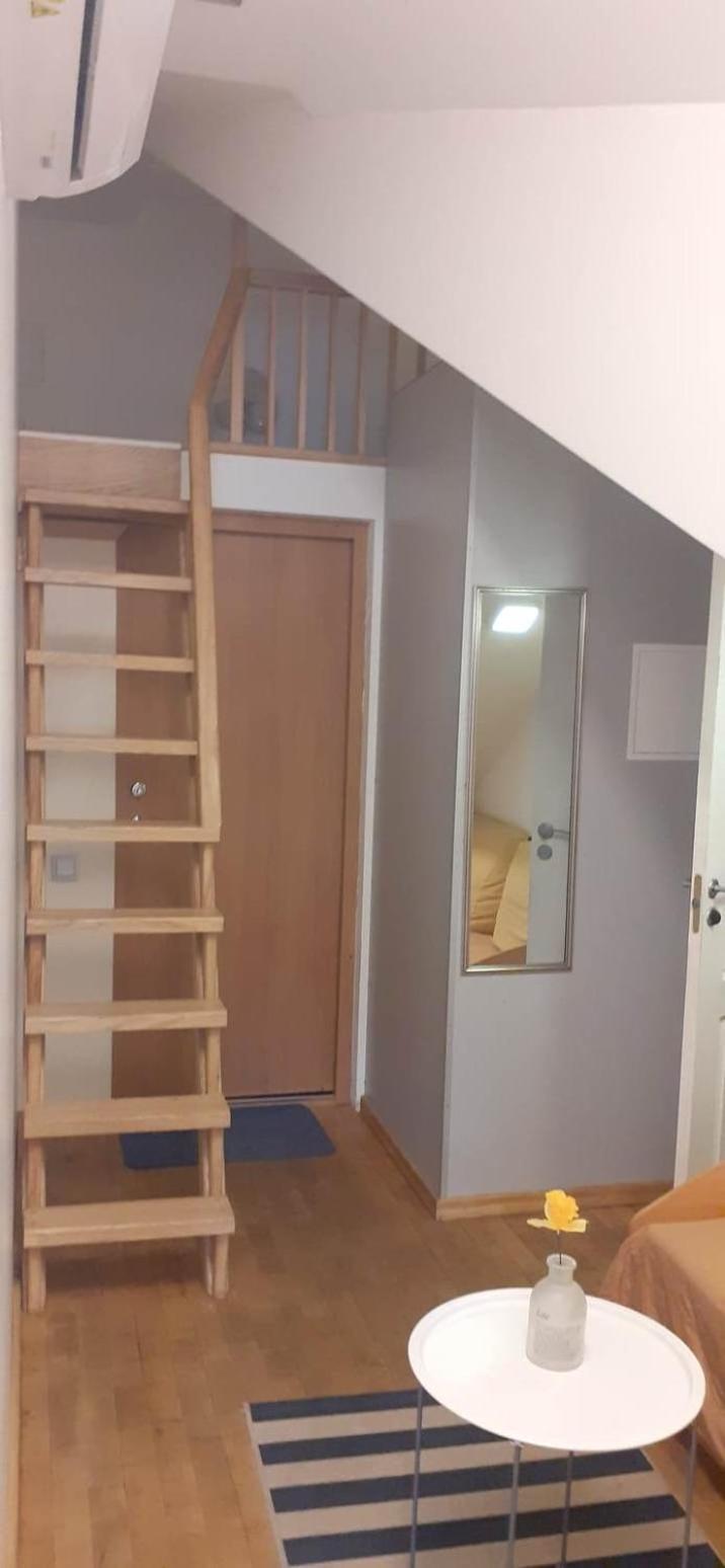 One-Bedroom Apartment - Photo 1