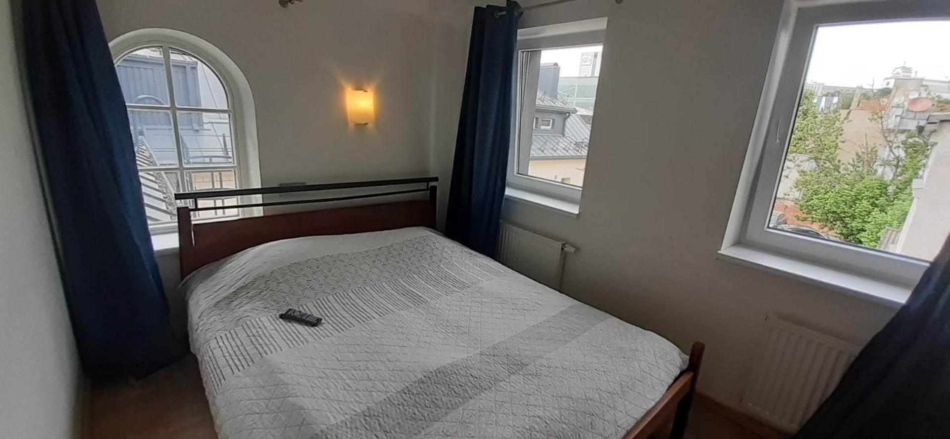 One-Bedroom Apartment - Photo 3