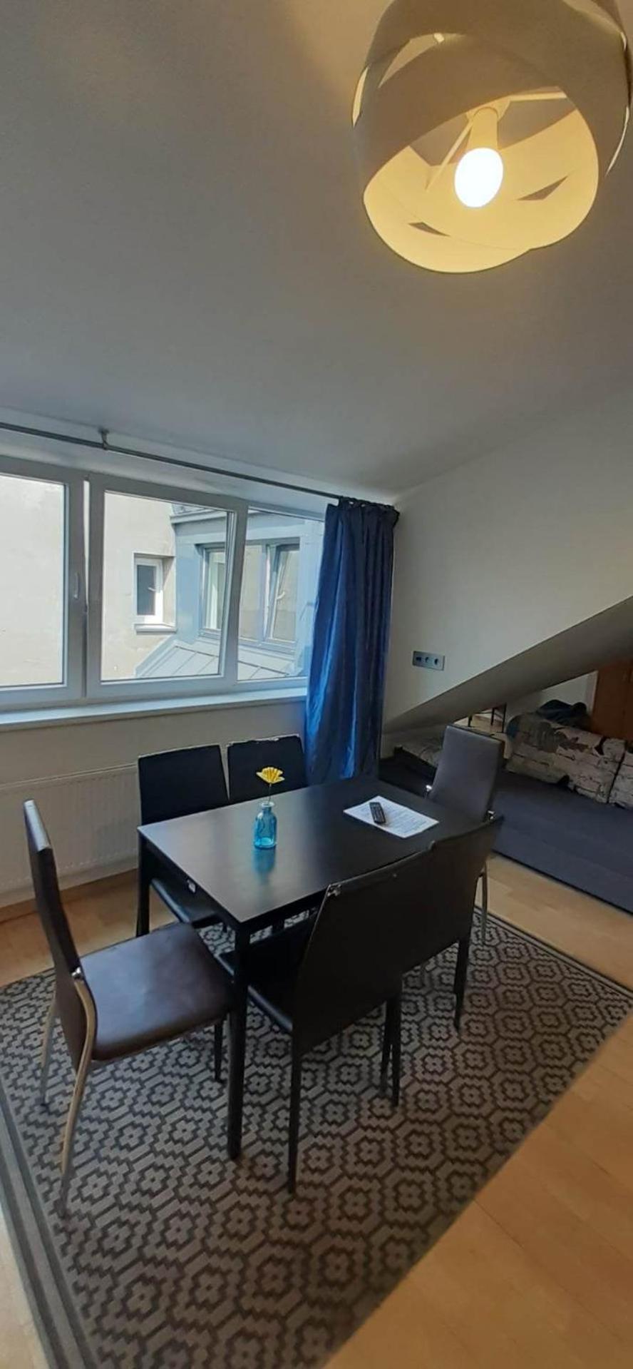 One-Bedroom Apartment - Photo 2