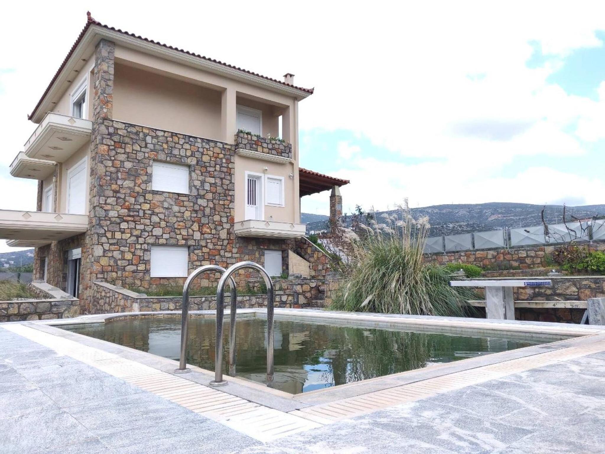 Villa photo 2