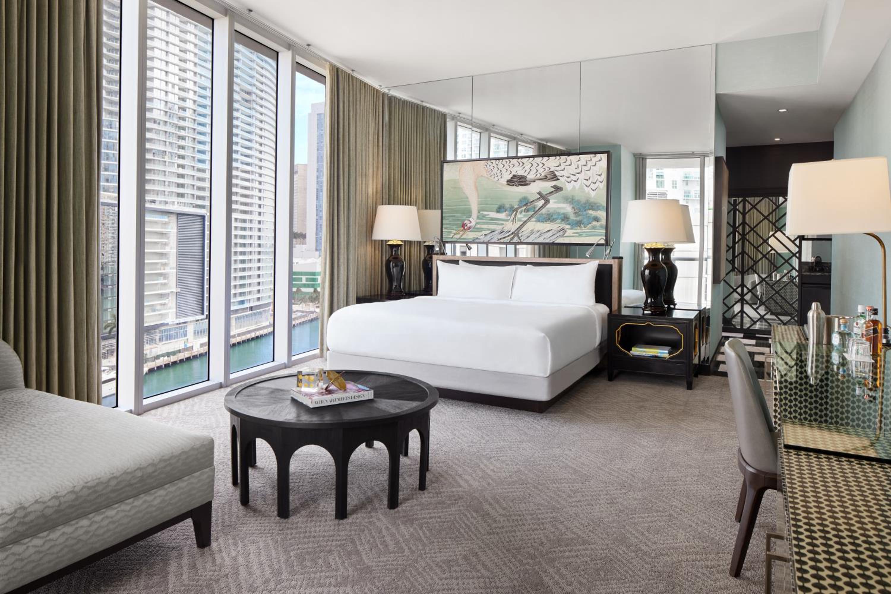 Premier King Studio Suite with Balcony - Corner