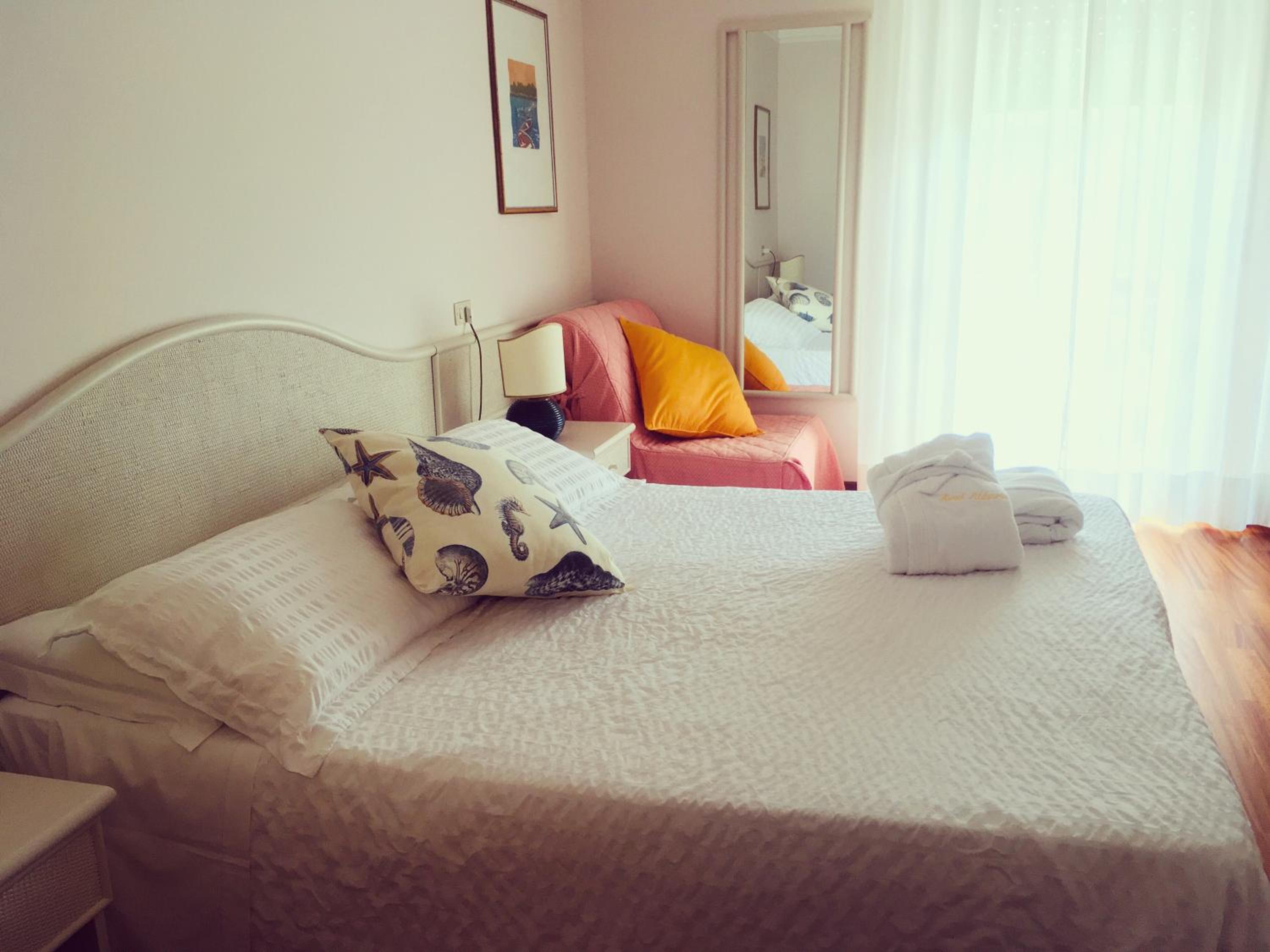 Double or Twin Room photo 2
