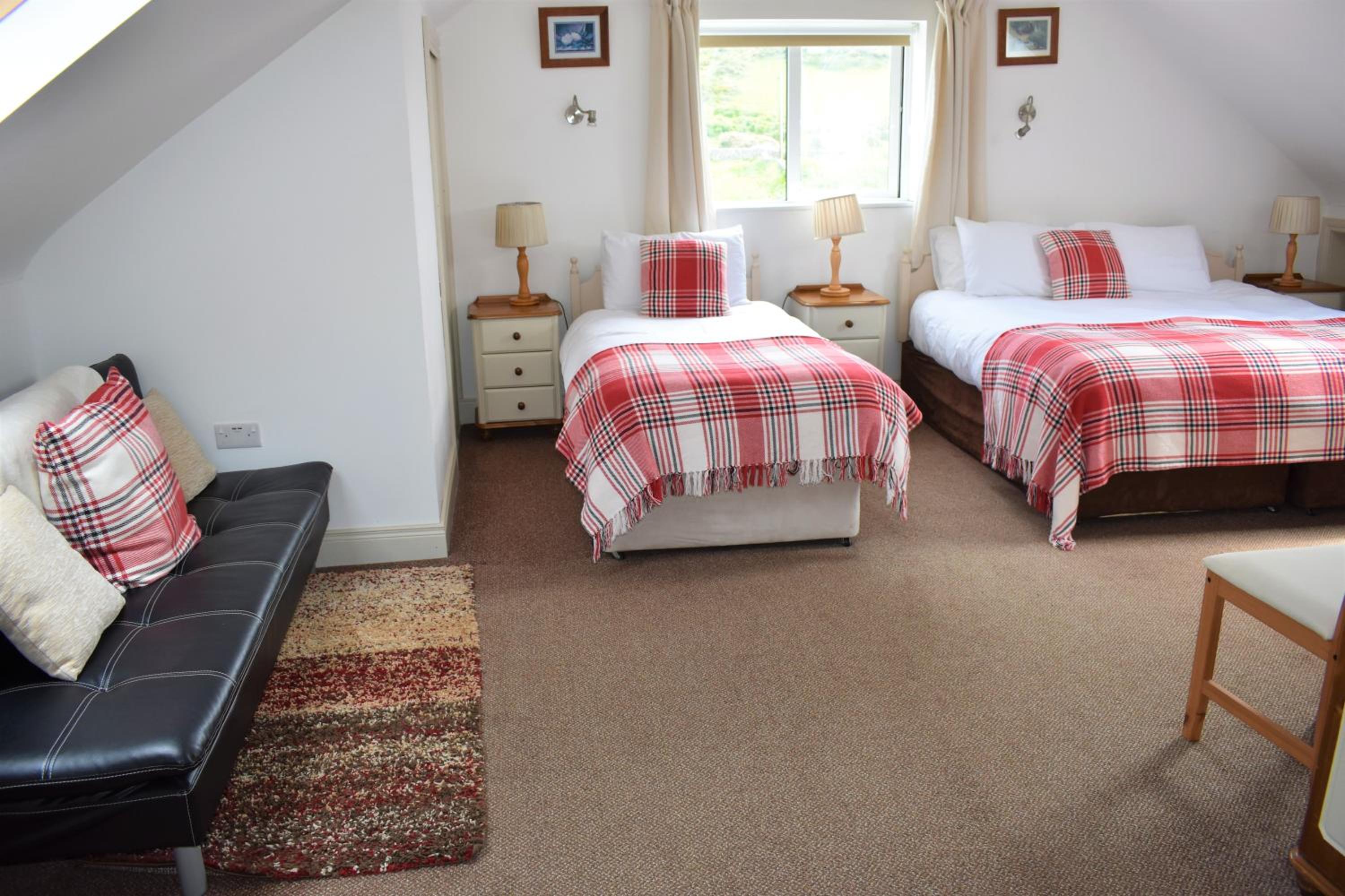 Triple Room with Private Bathroom photo 1