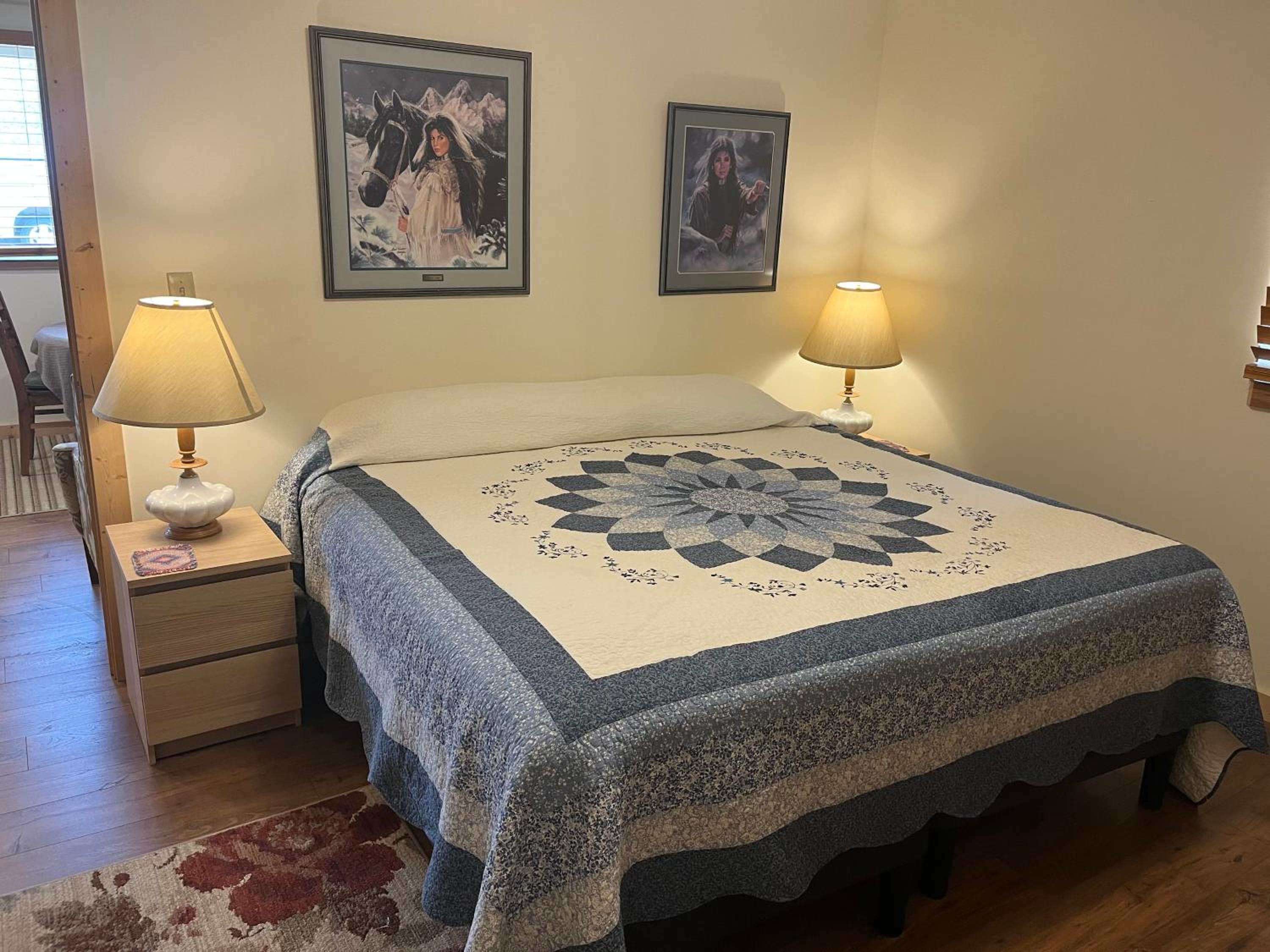 King Suite - Photo 6