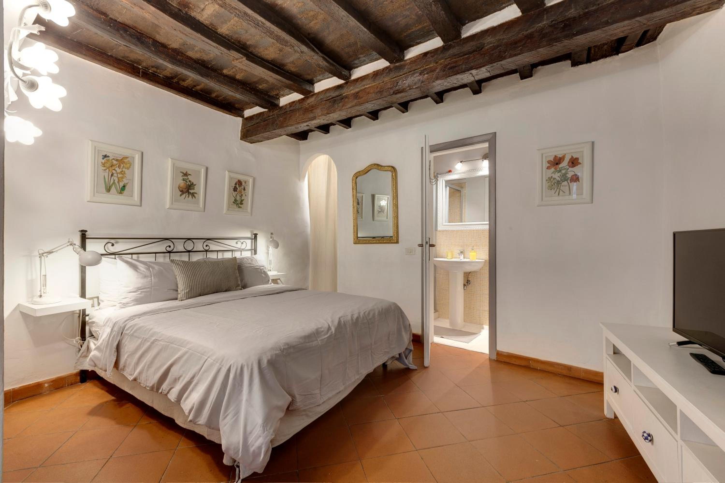 One-Bedroom House photo 1