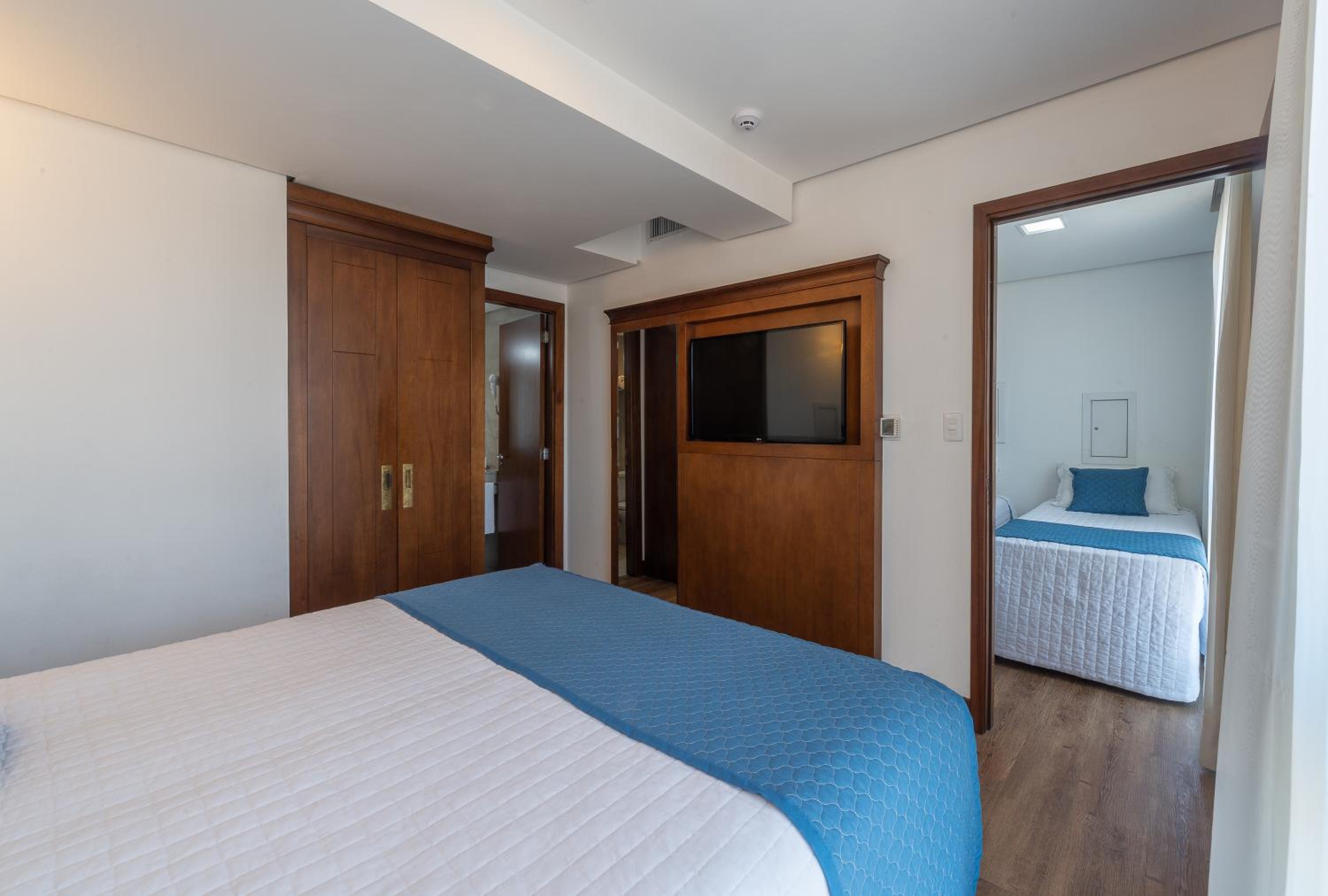 Deluxe Suite with Spa Bath