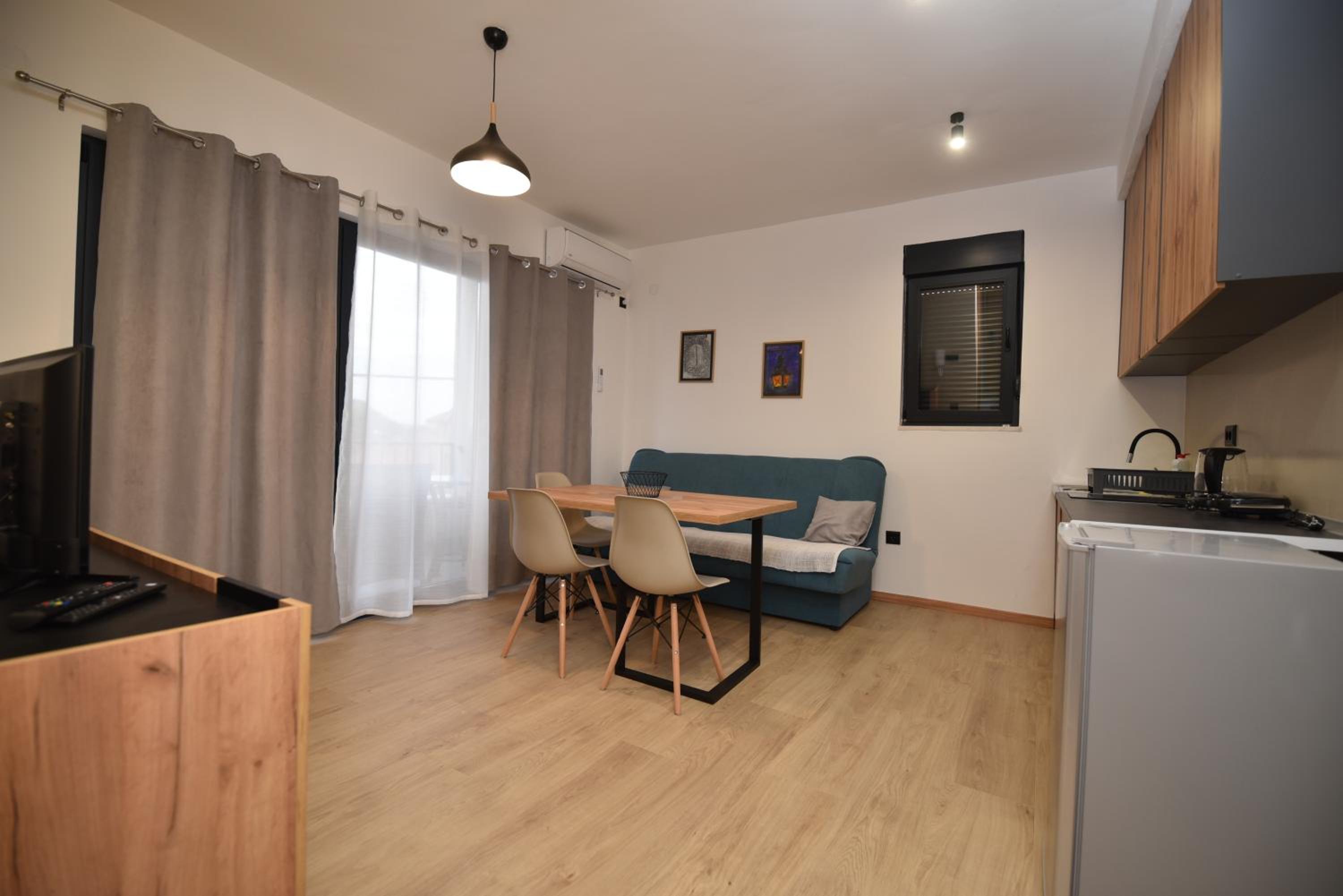 One-Bedroom Apartment photo 3