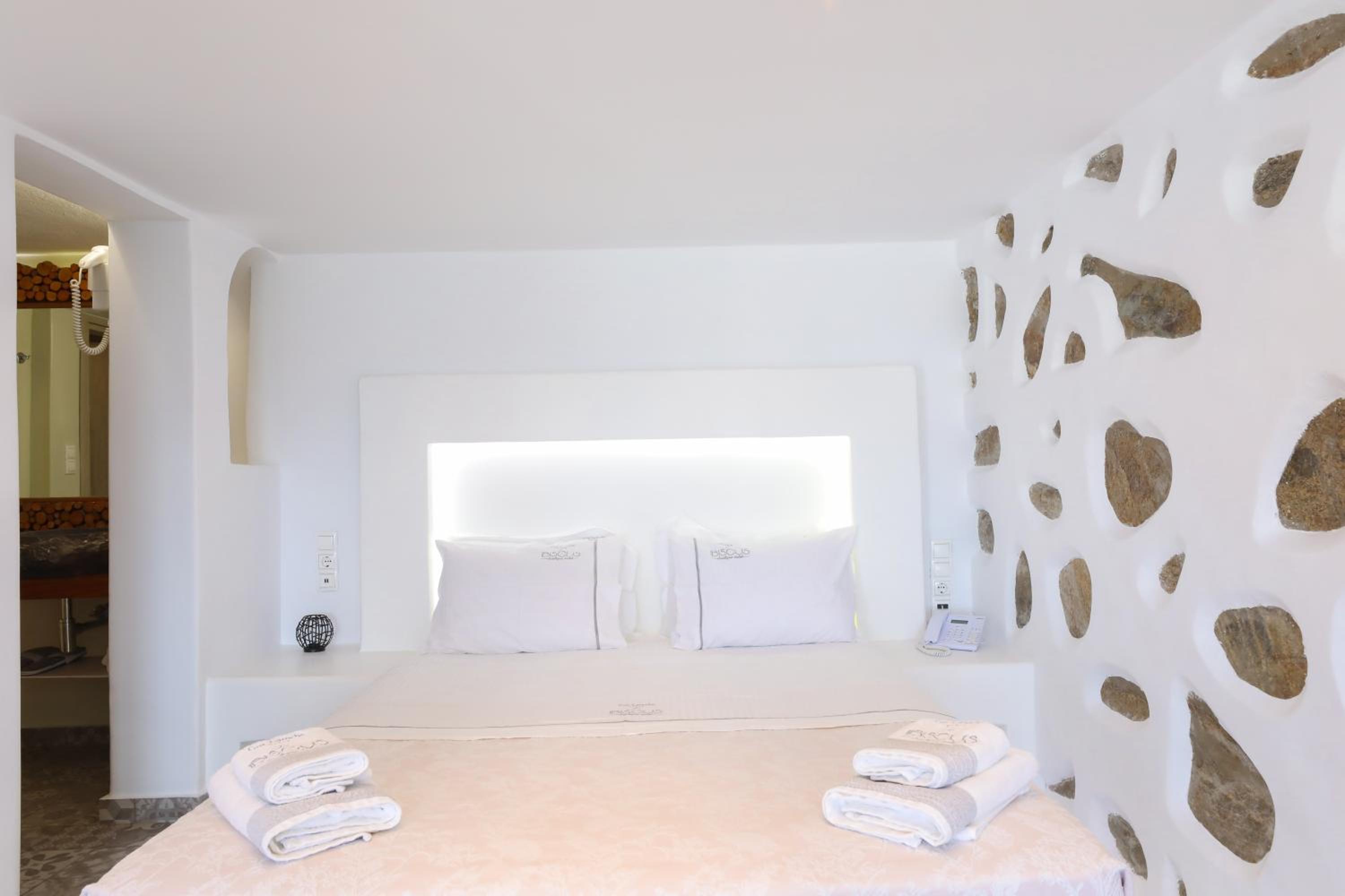 Suite with Outdoor Jacuzzi - Photo 1