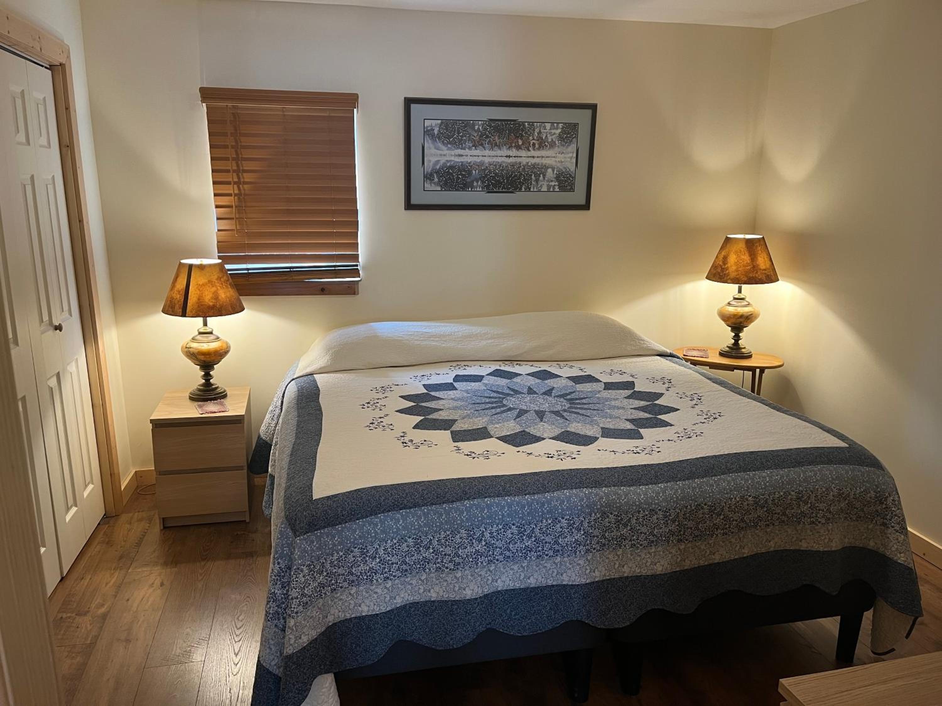 Deluxe King Suite - Photo 11