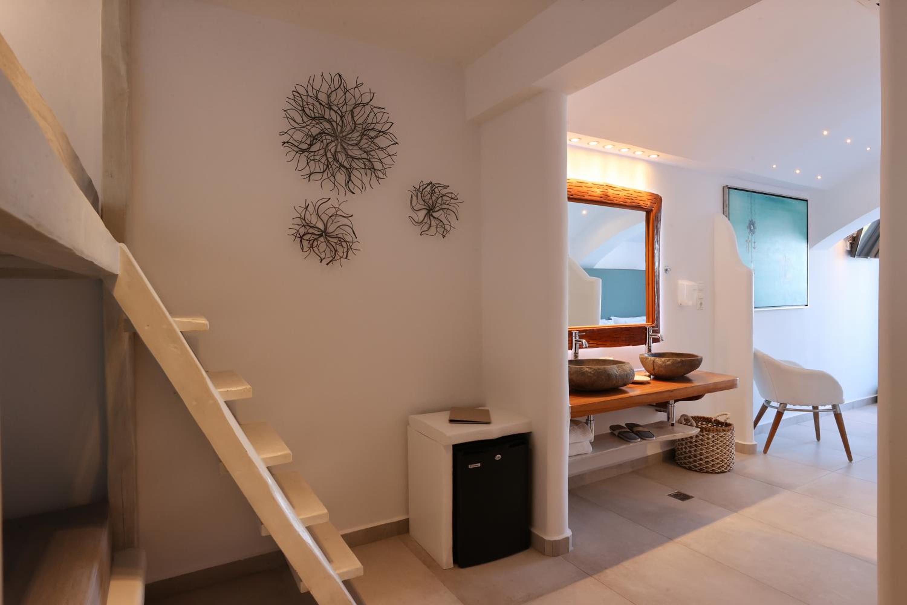 Suite with Outdoor Jacuzzi - Photo 6
