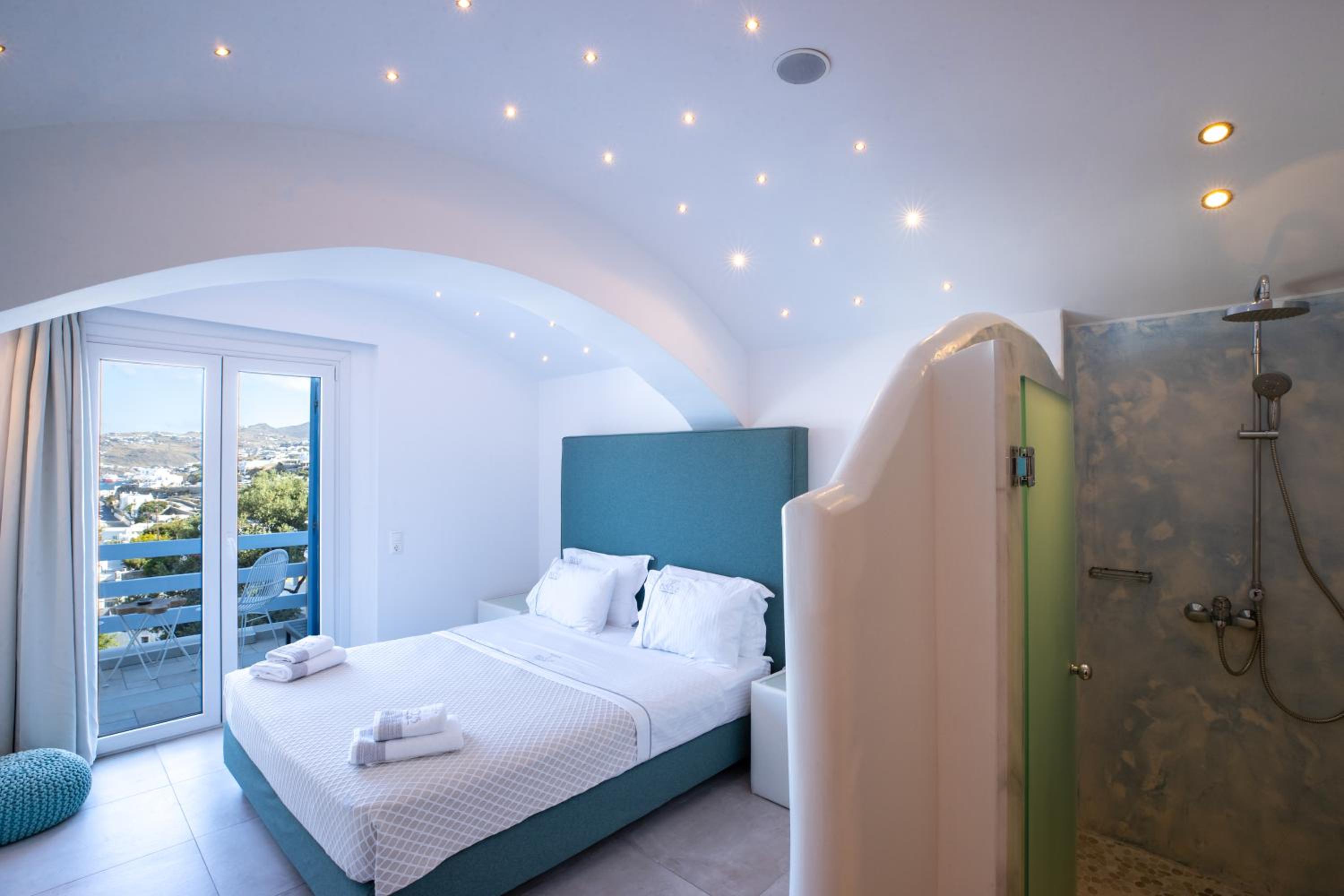 Suite with Outdoor Jacuzzi - Photo 32
