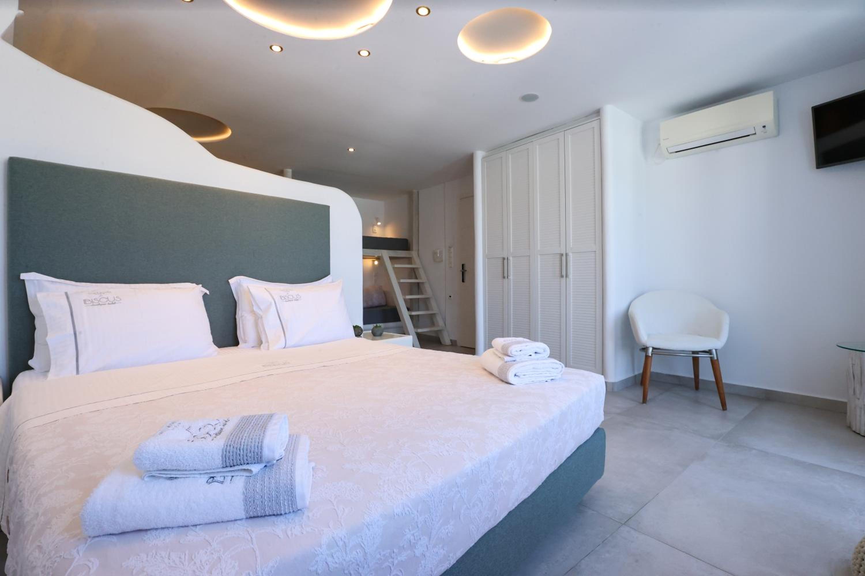 Suite with Outdoor Jacuzzi - Photo 38