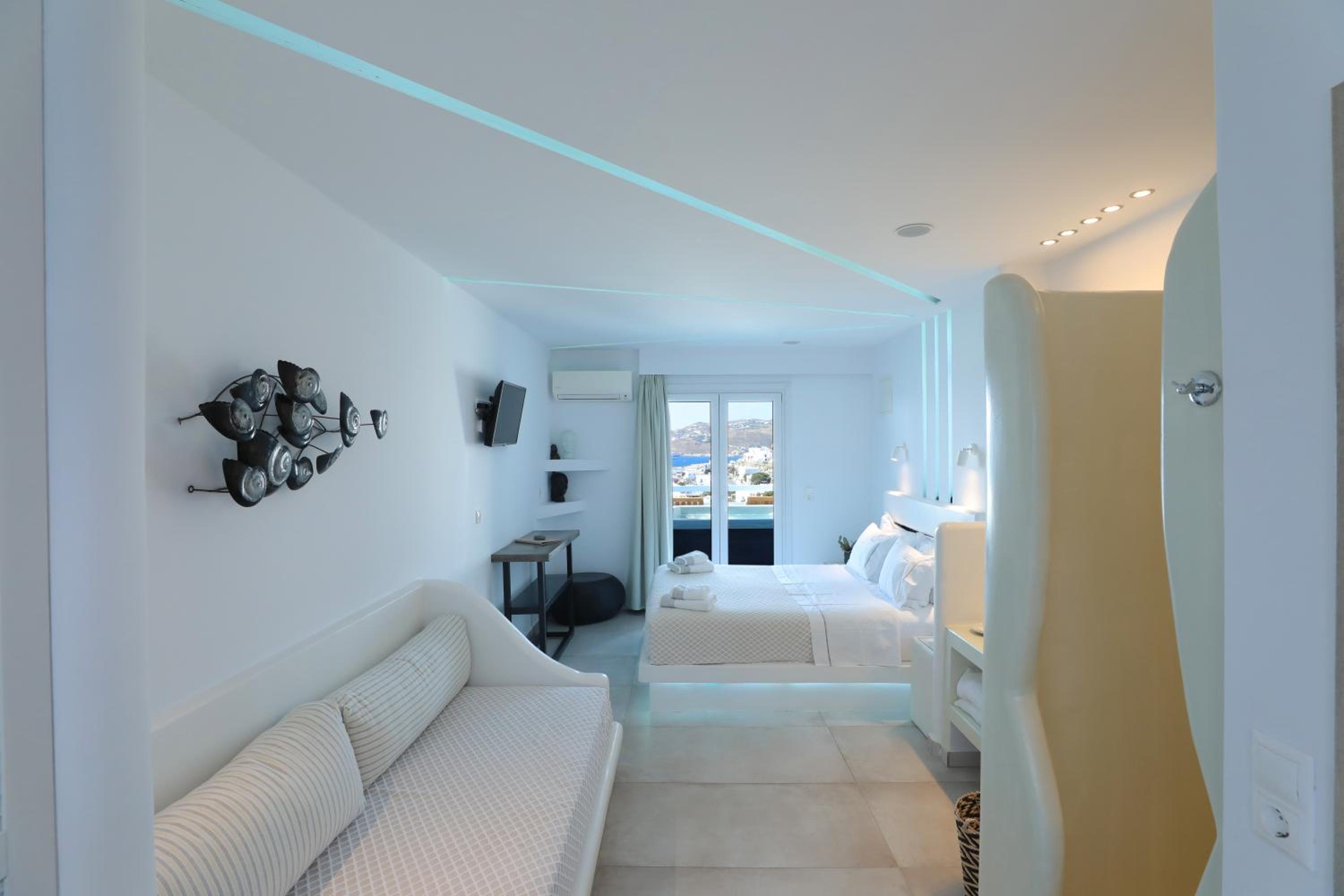 Suite with Outdoor Jacuzzi - Photo 37