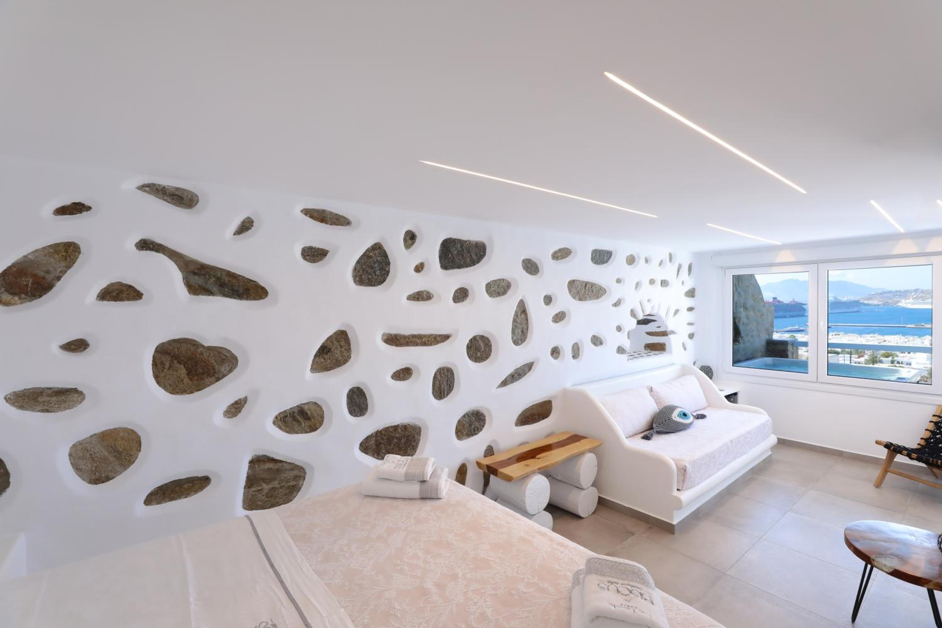 Suite with Outdoor Jacuzzi - Photo 40