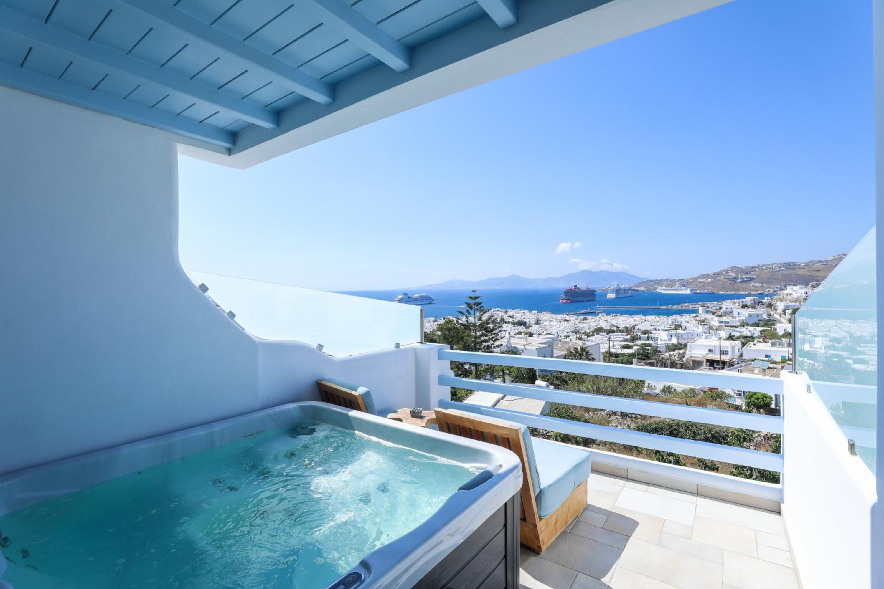 Suite with Outdoor Jacuzzi - Photo 34