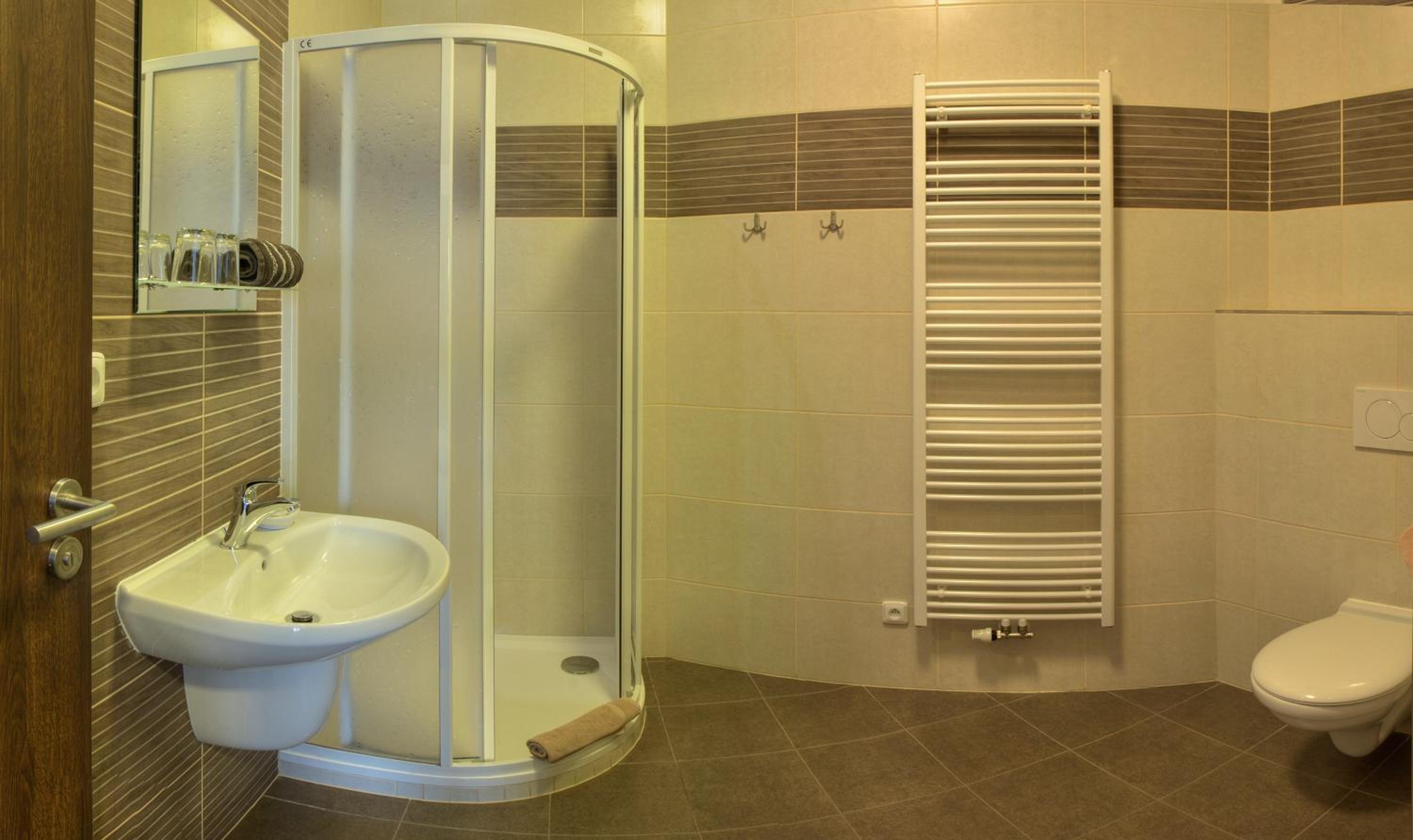 Twin Room with Bathroom photo 2