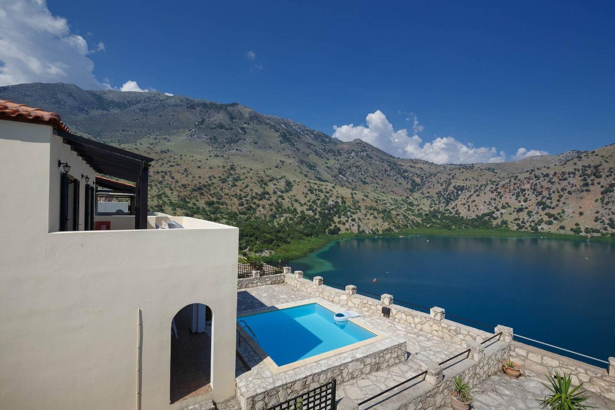 Villa photo 2