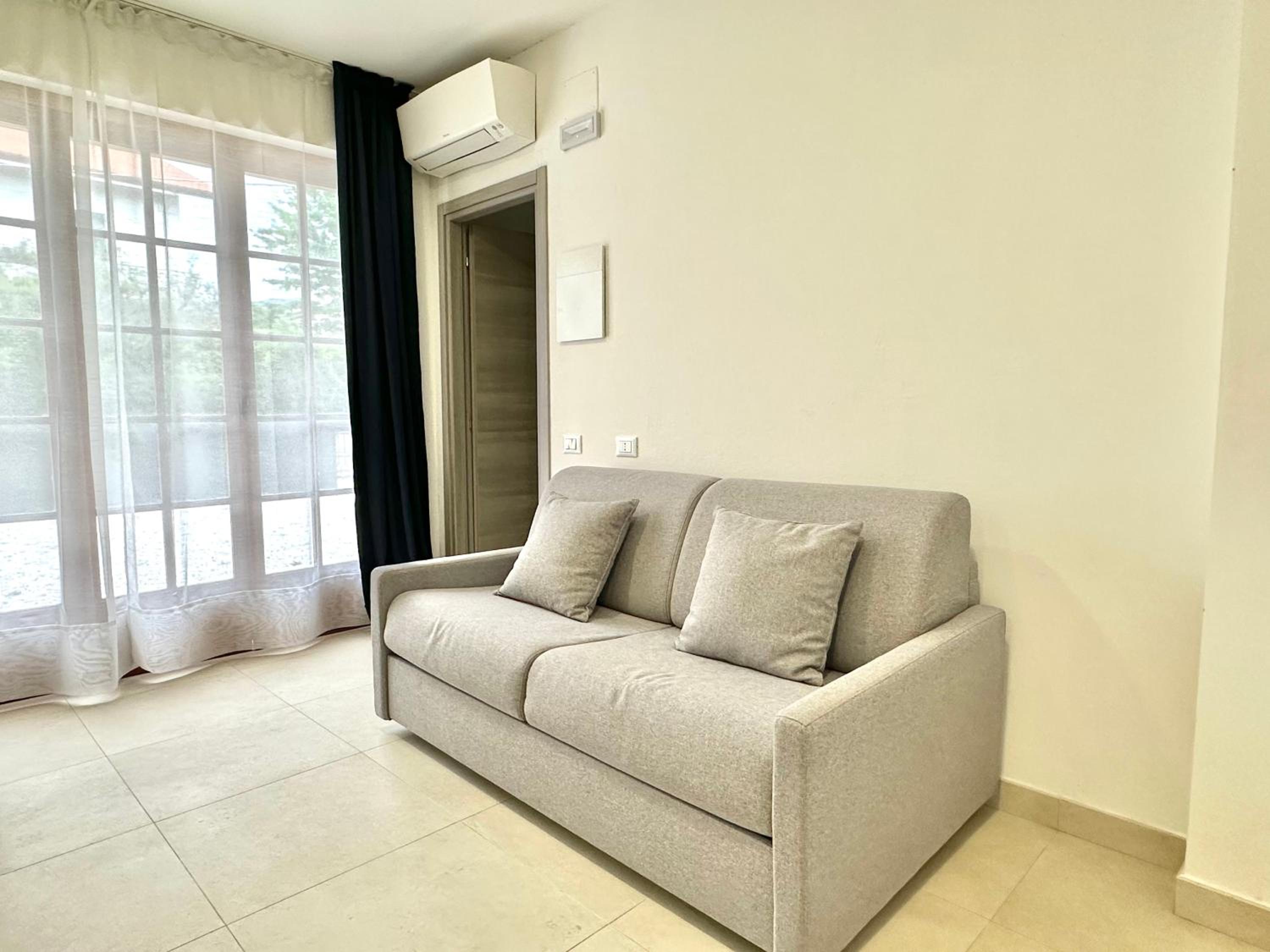 Deluxe Suite - Photo 10